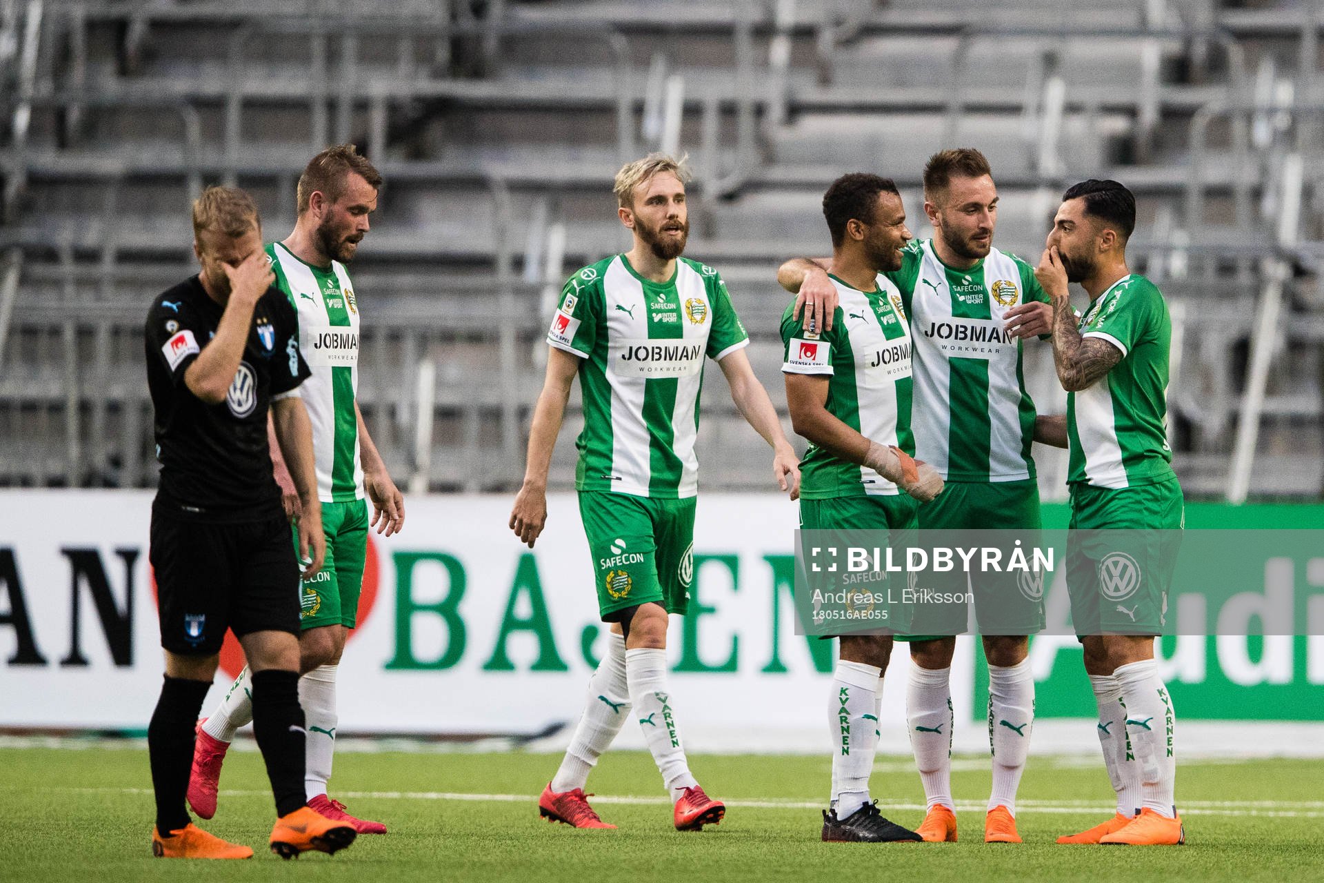 Malmö FFs Oscar Lewicki deppar och Hammarbys Simon