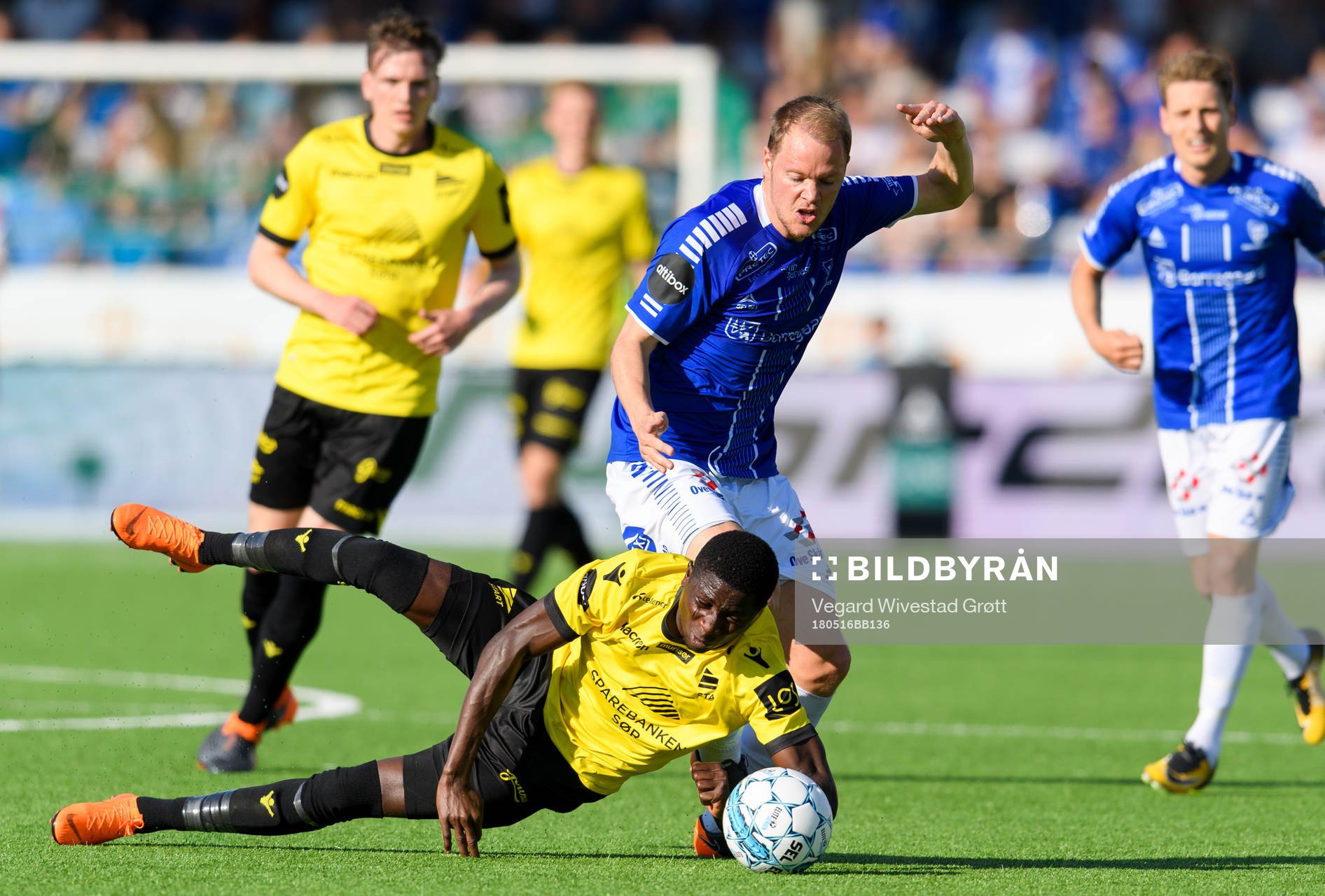 Afeez Aremu of Start and Matti Lund Nielsen of Sarpsborg 08