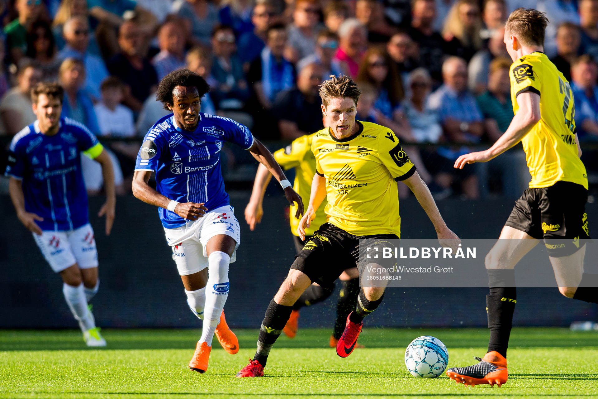 Amin Askar of Sarpsborg 08 and Kasper Skaanes of Start