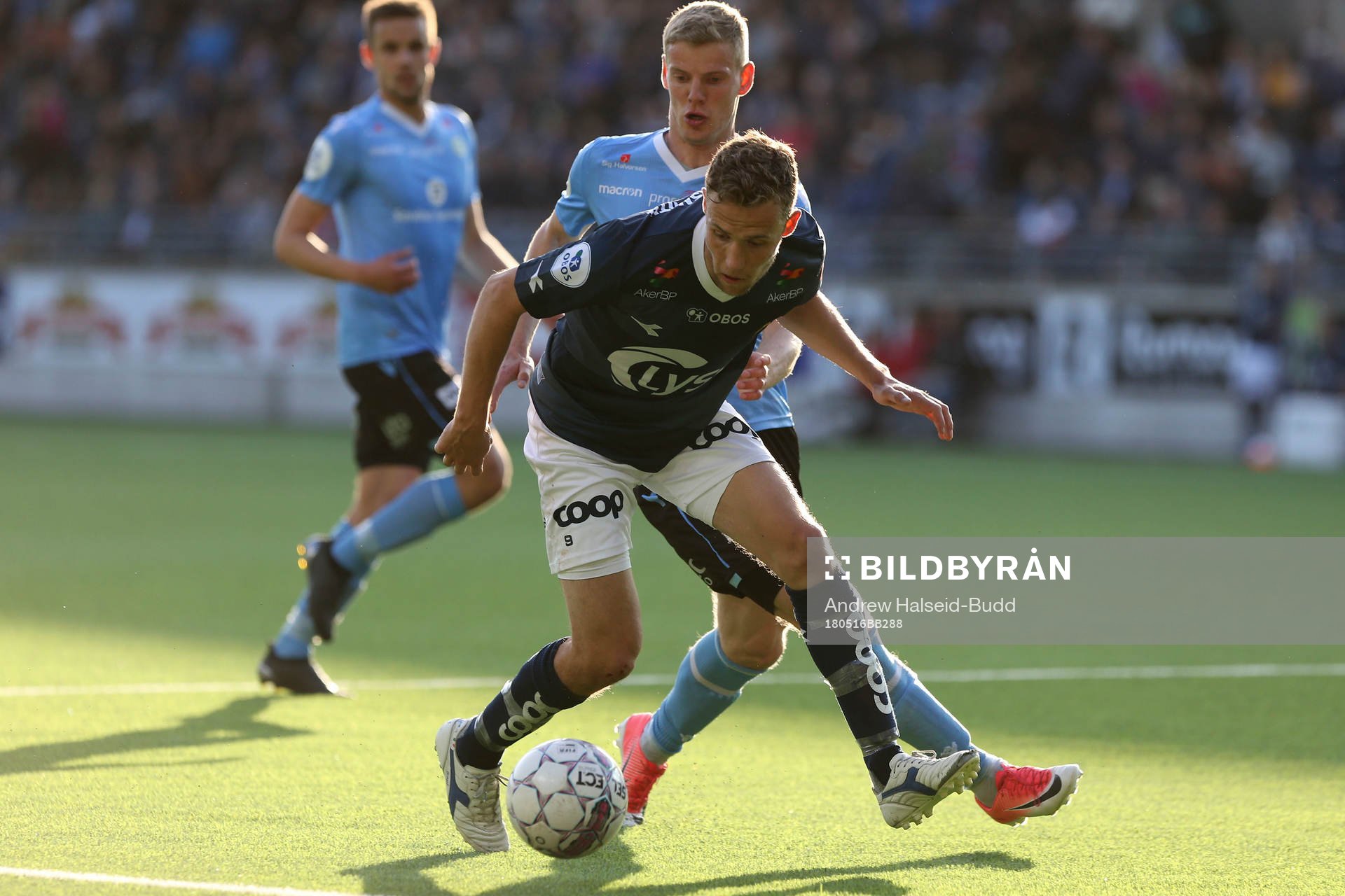 Fredrik Torsteinbø from Viking in action against Ari