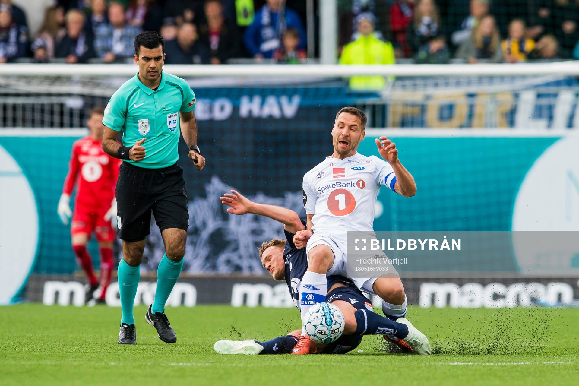 Stian Semb Aasmundsen of Kristiansund and Mads Reginiussen