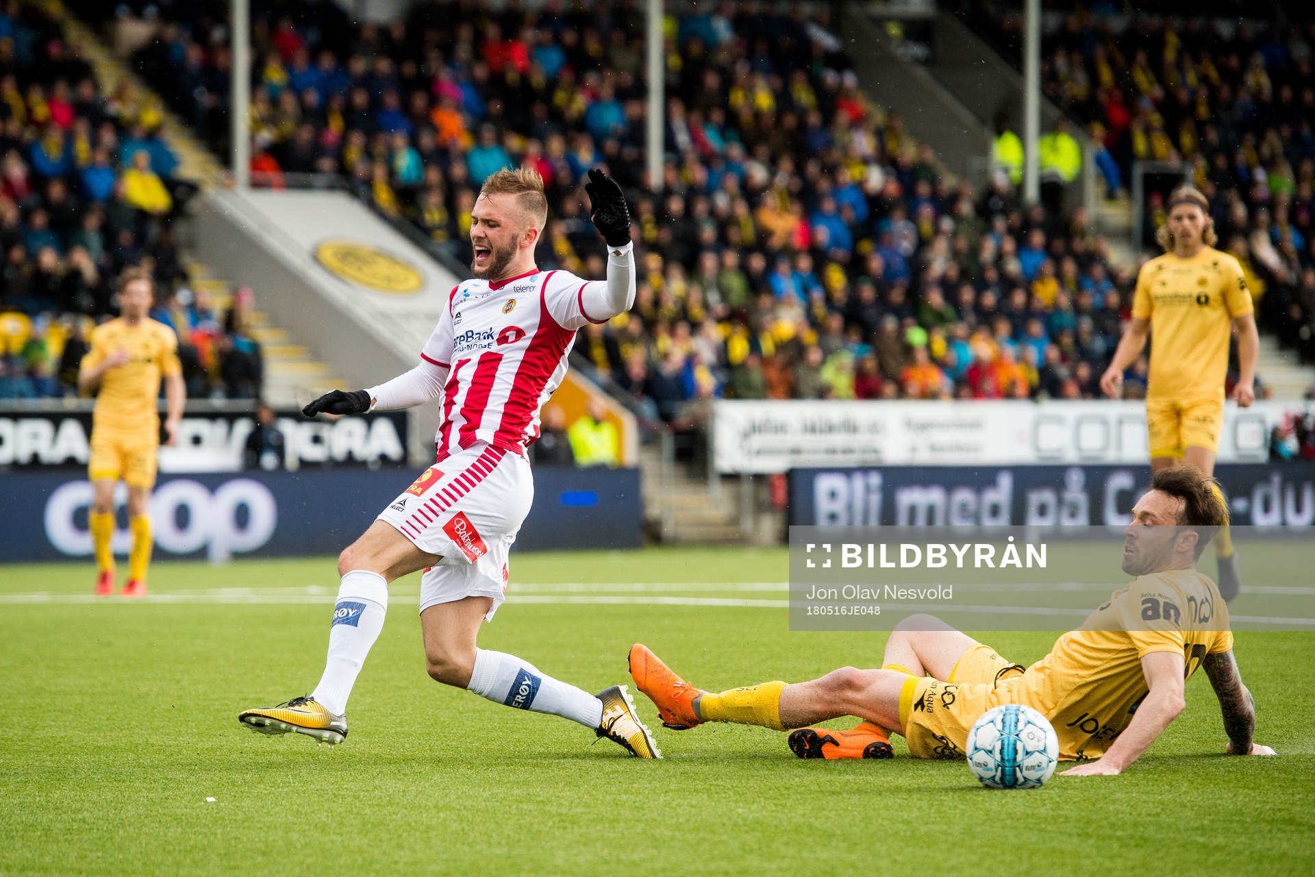 Lasse Nilsen of Tromsø and José Ángel of Bodø/Glimt