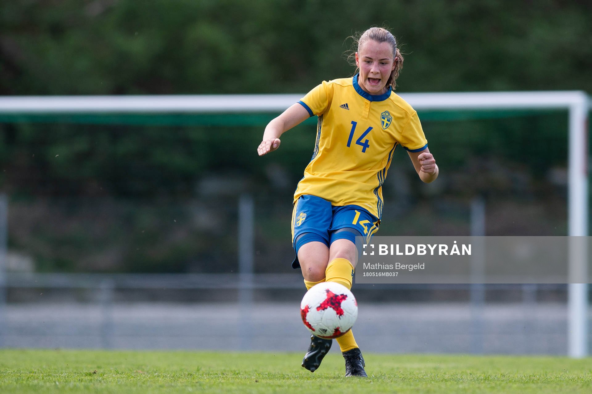 Sveriges Louise Matsgård under fotbollsmatchen i fyrnationsturneringen mellan Österrike och Sverige den 16 maj 2018 i Stenungsund.