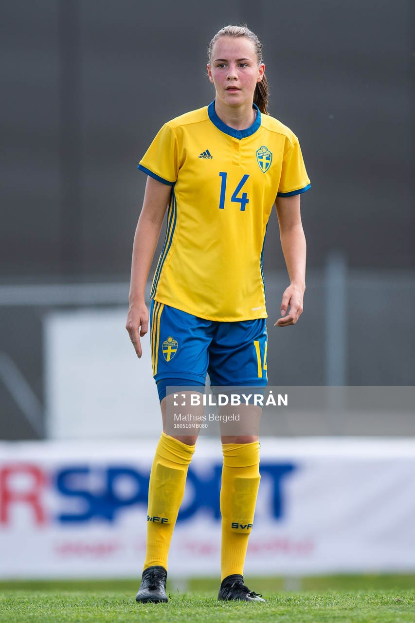 Sveriges Louise Matsgård under fotbollsmatchen i fyrnationsturneringen mellan Österrike och Sverige den 16 maj 2018 i Stenungsund.