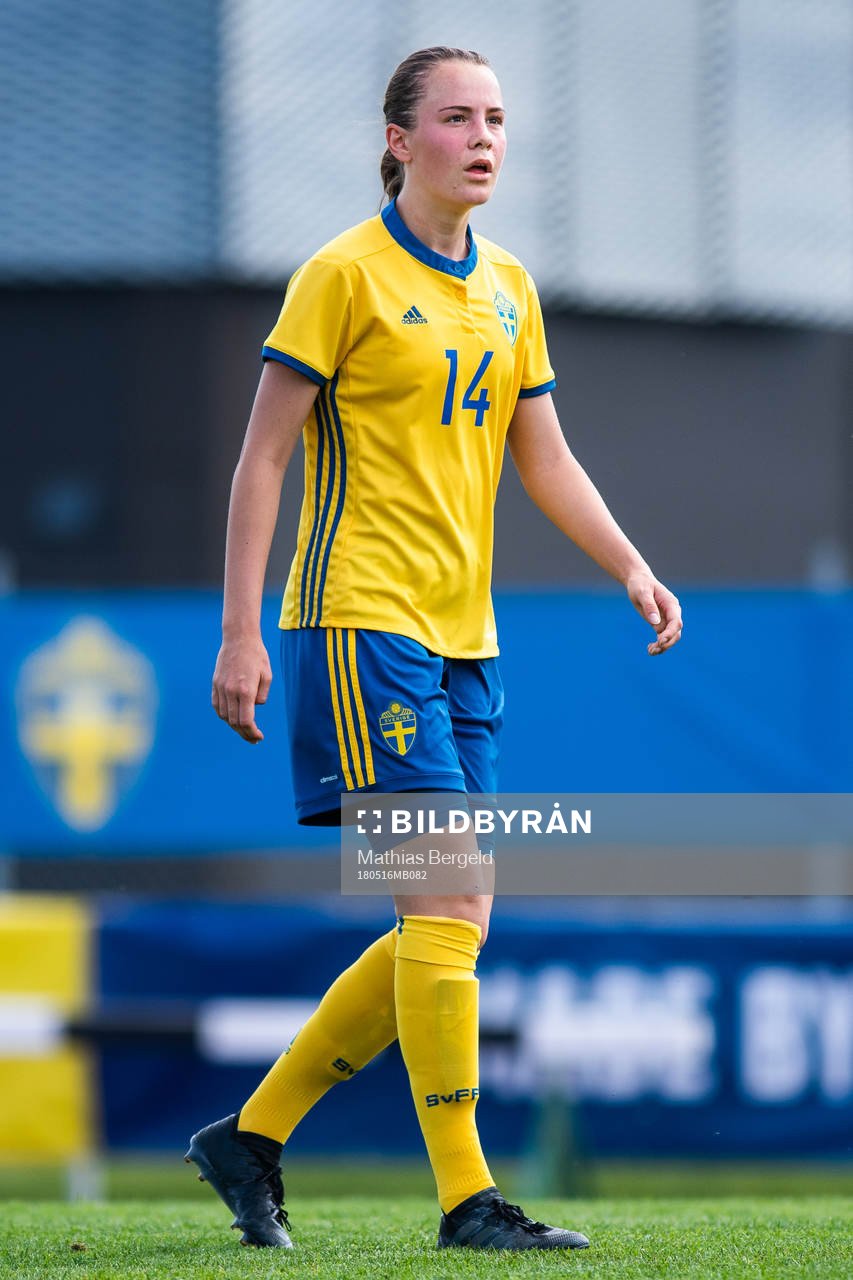 Sveriges Louise Matsgård under fotbollsmatchen i fyrnationsturneringen mellan Österrike och Sverige den 16 maj 2018 i Stenungsund.