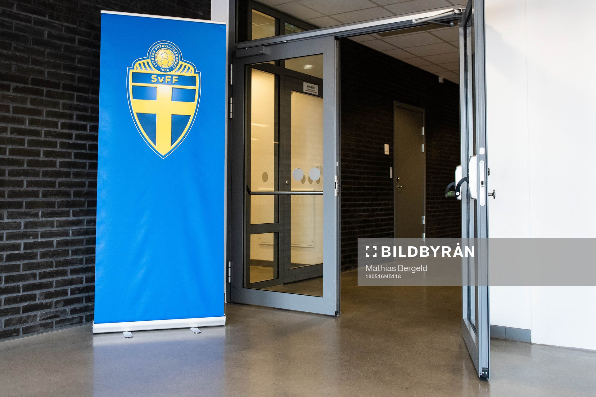 Vepor med Svff-logotyp