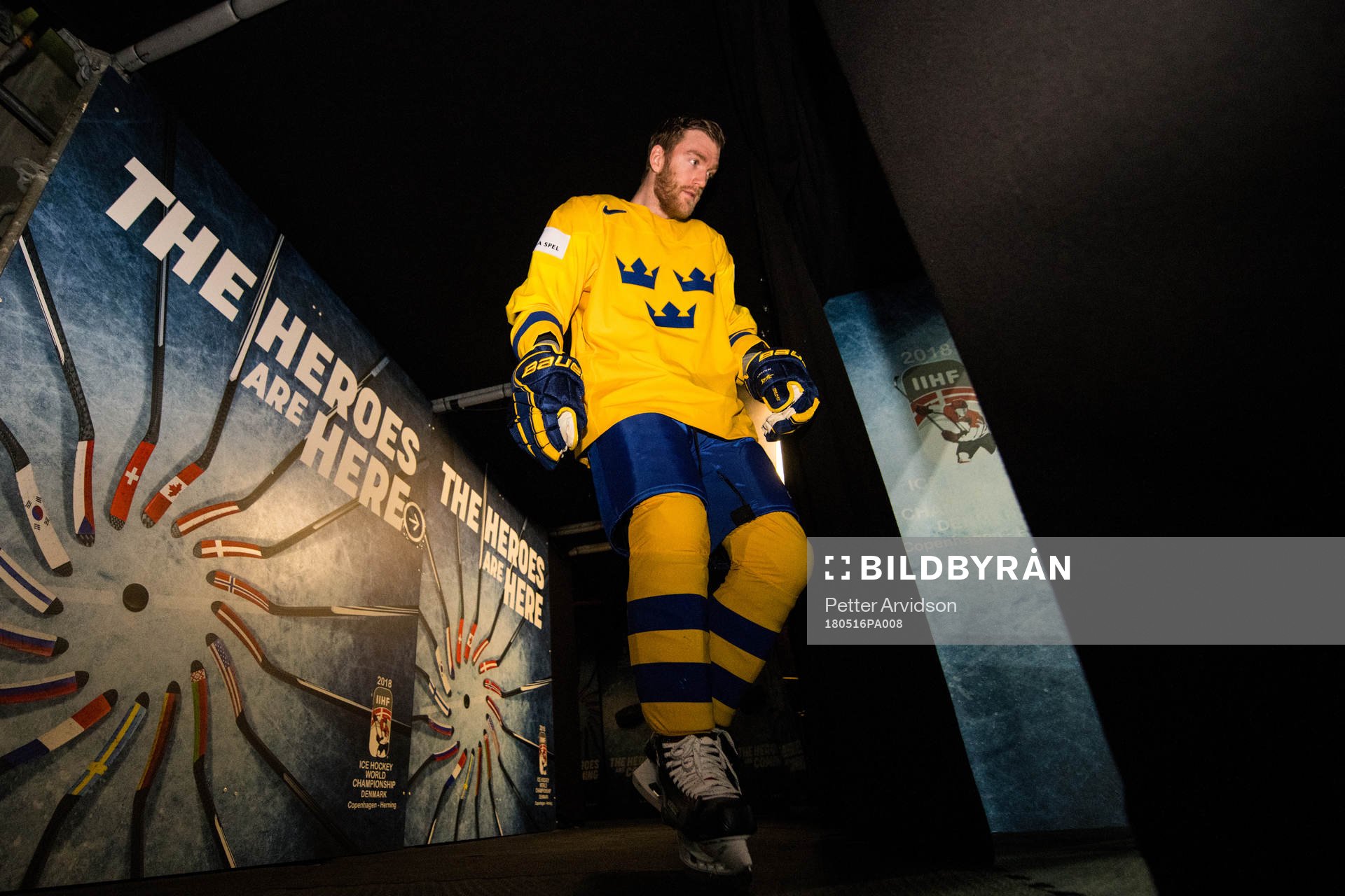 Sveriges Mattias Ekholm anländer