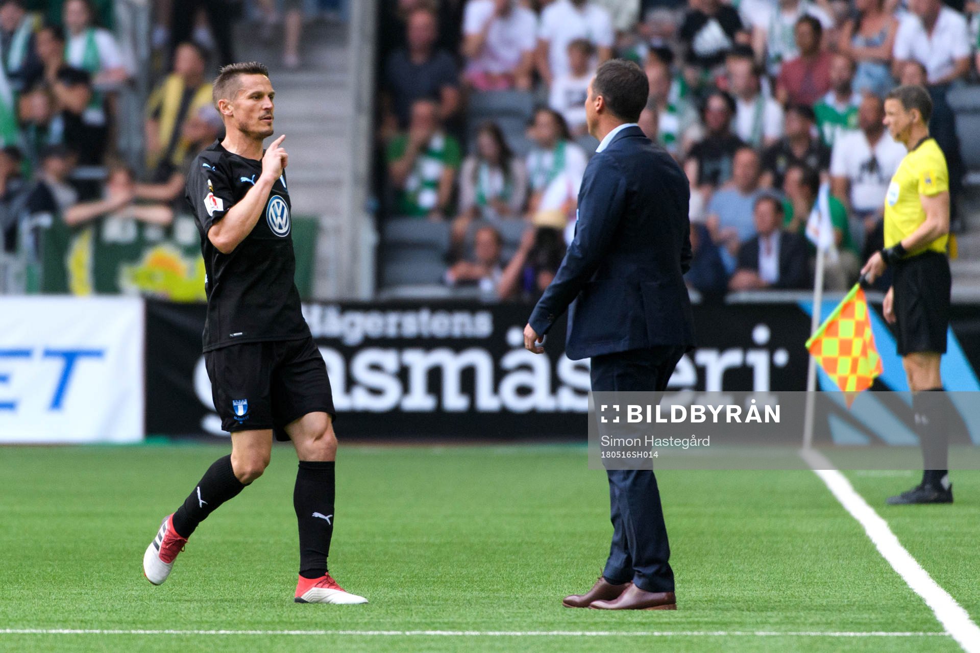 Malmö FFs Markus Rosenberg jublar mot tränare Daniel