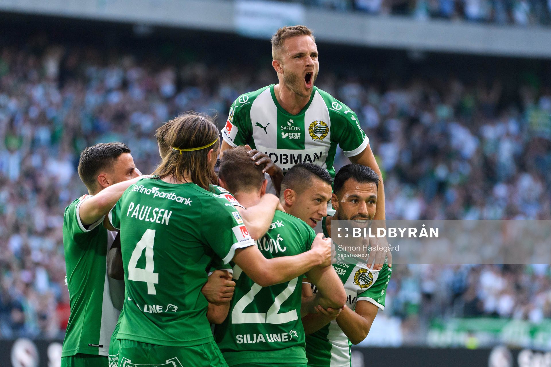Hammarbys spelare jublar