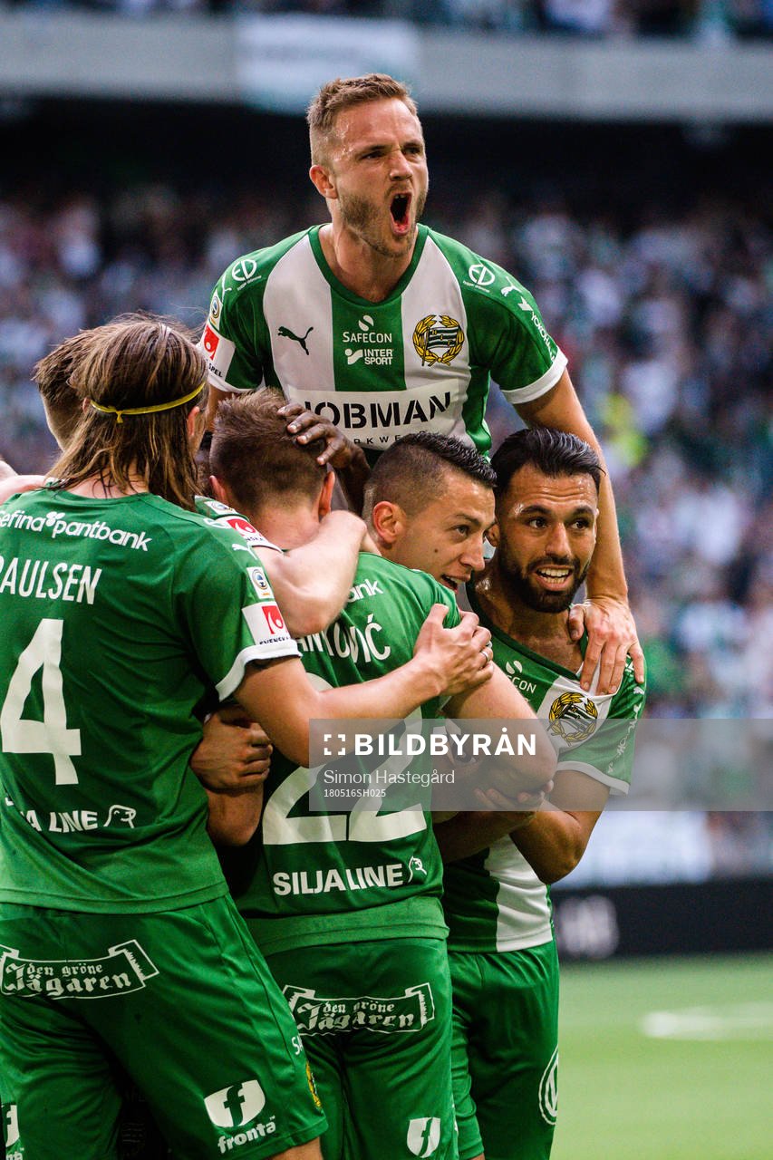Hammarbys spelare jublar