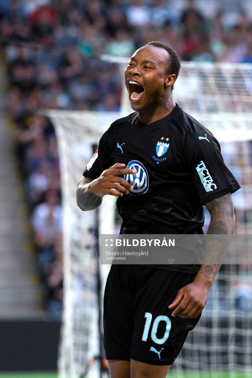 Malmö FFs Carlos Strandberg jublar