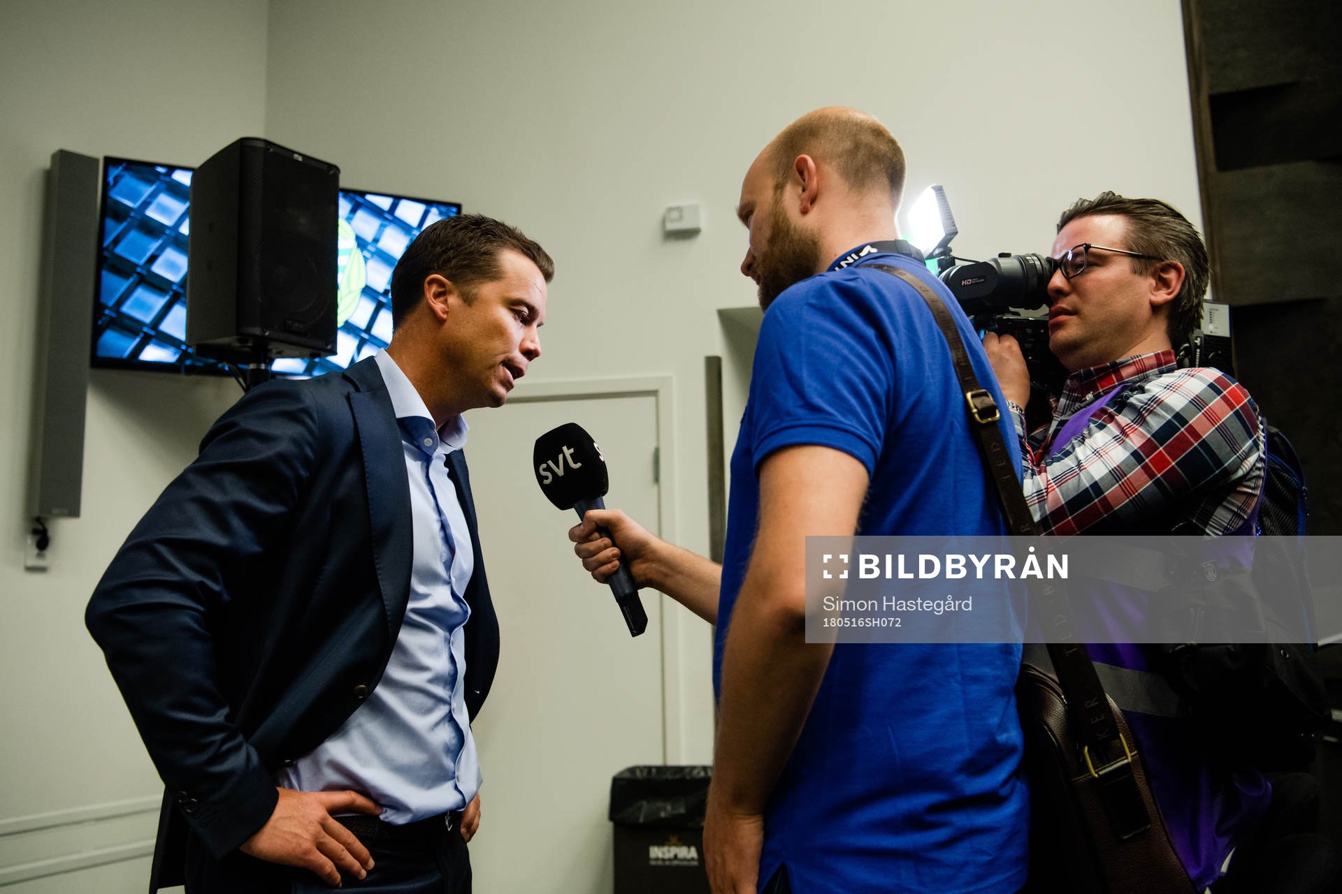 Malmö FFs tränare Daniel Andersson  blir intervjuad av SVT