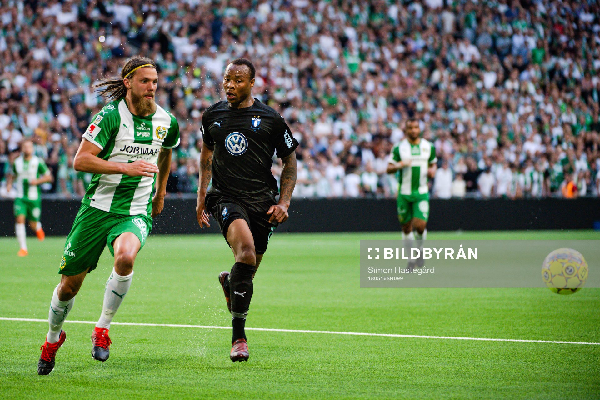 Hammarbys Björn Paulsen och Malmö FFs Carlos Strandberg