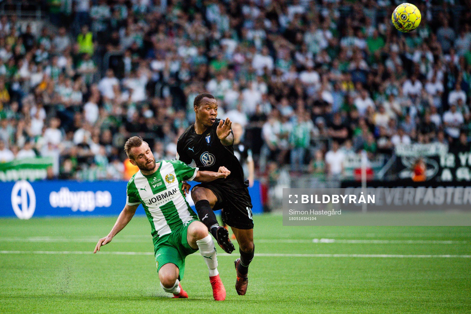 Hammarbys David Fällman och Malmö FFs Carlos Strandberg