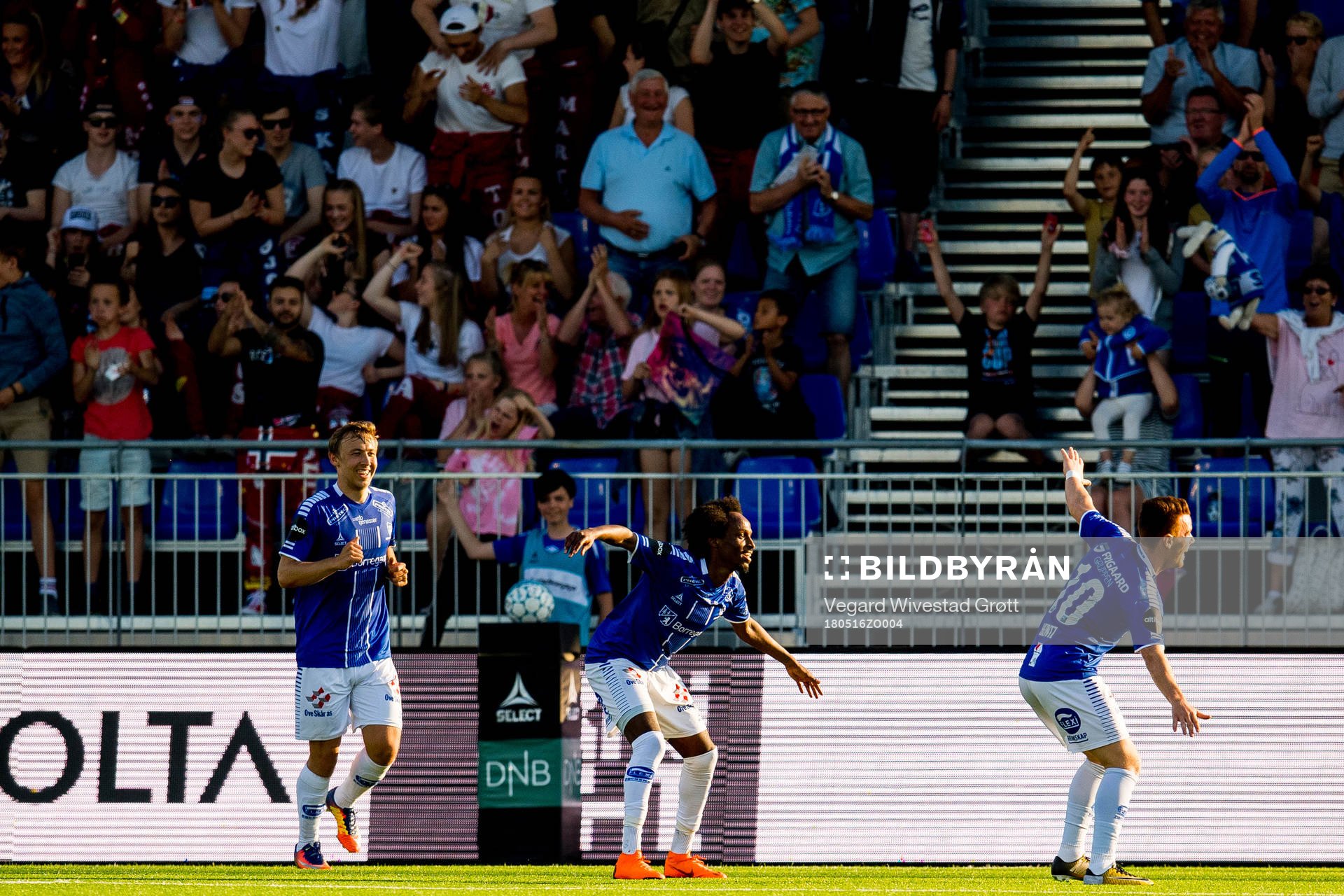 Amin Askar of Sarpsborg 08 celebrates with teammates Mikkel