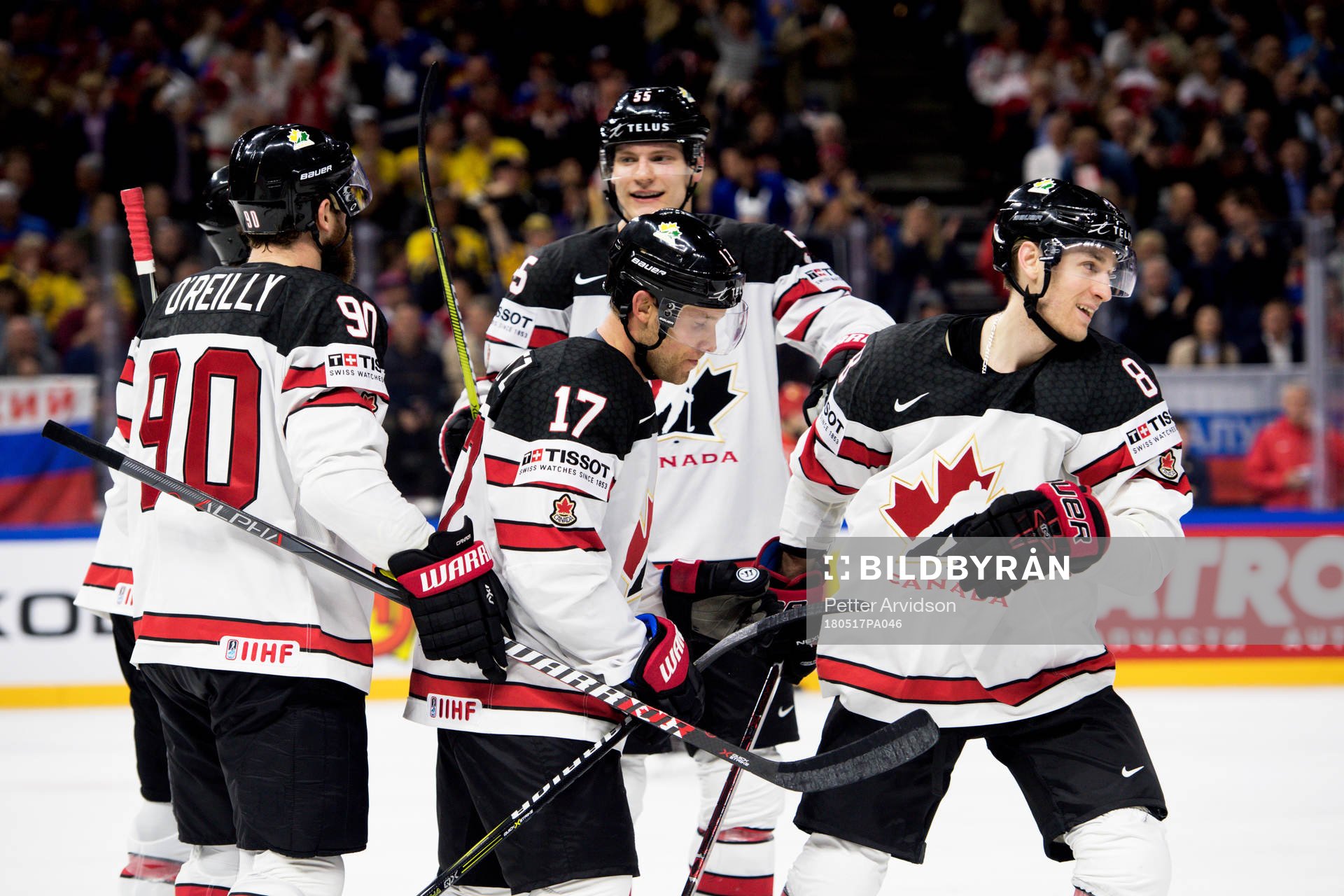 Kanadas Kyle Turris jublar med lagkamrater
