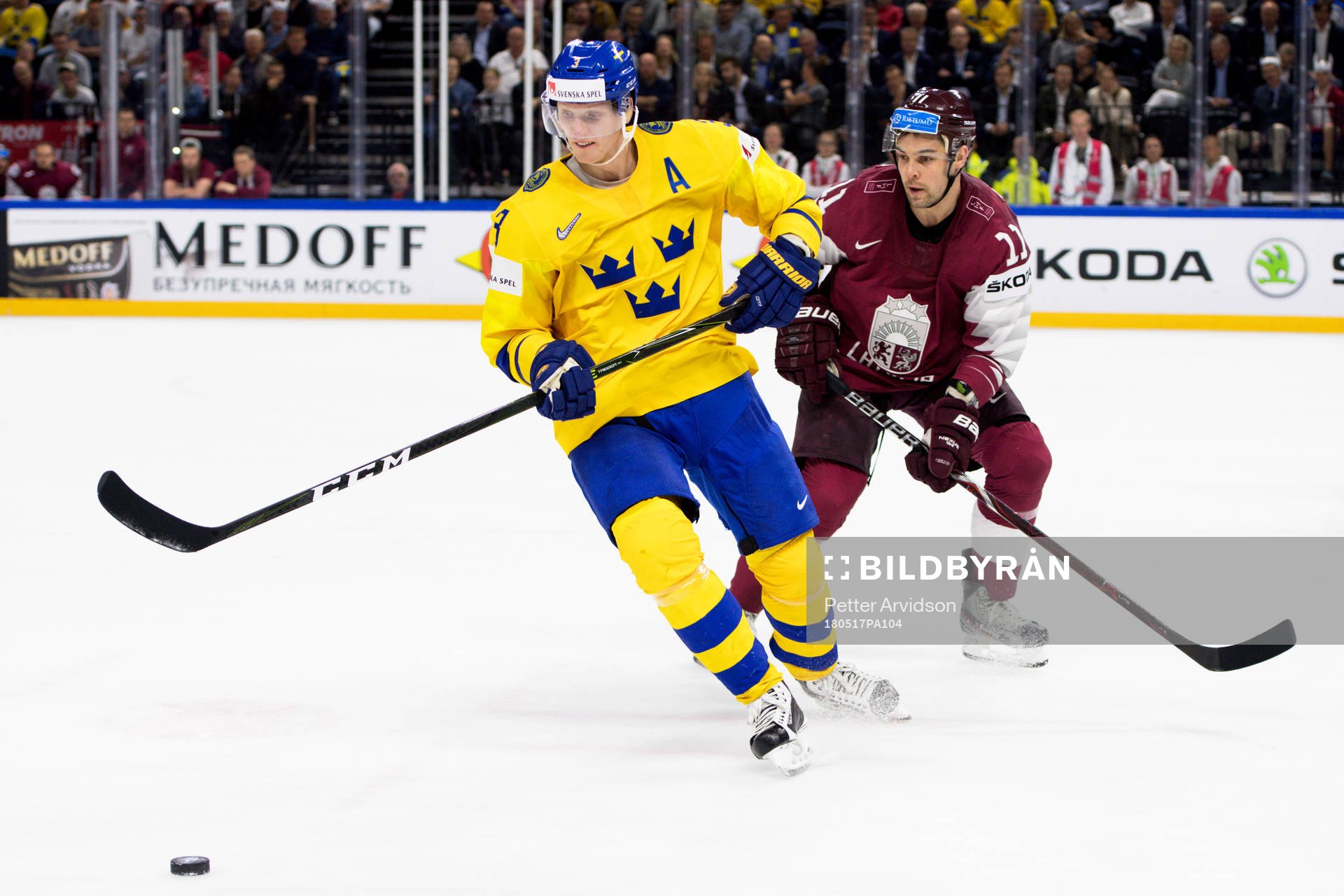 Sveriges John Klingberg och Lettlands Kristaps Sotnieks