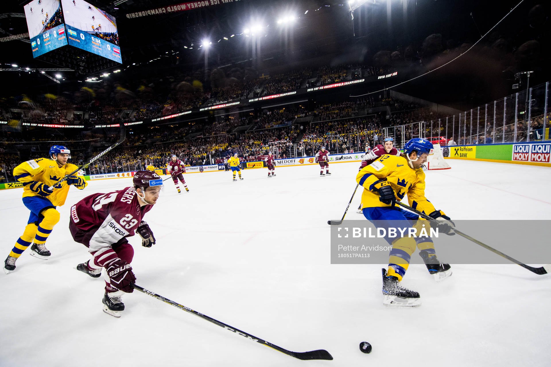 Lettlands Teodors Blugers och Sveriges Johan Larsson