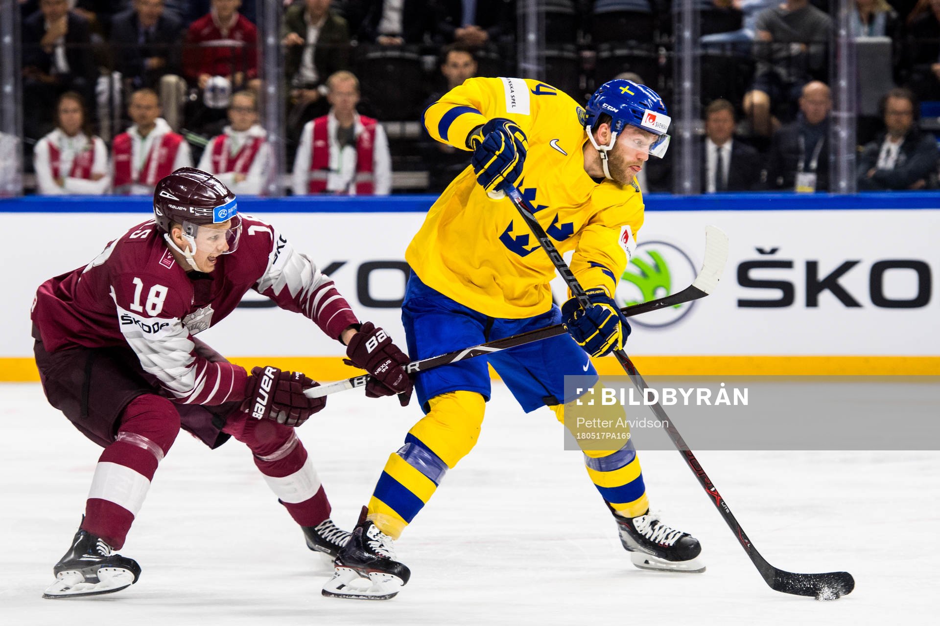 Sveriges Mattias Ekholm och Lettlands Rodrigo Abols