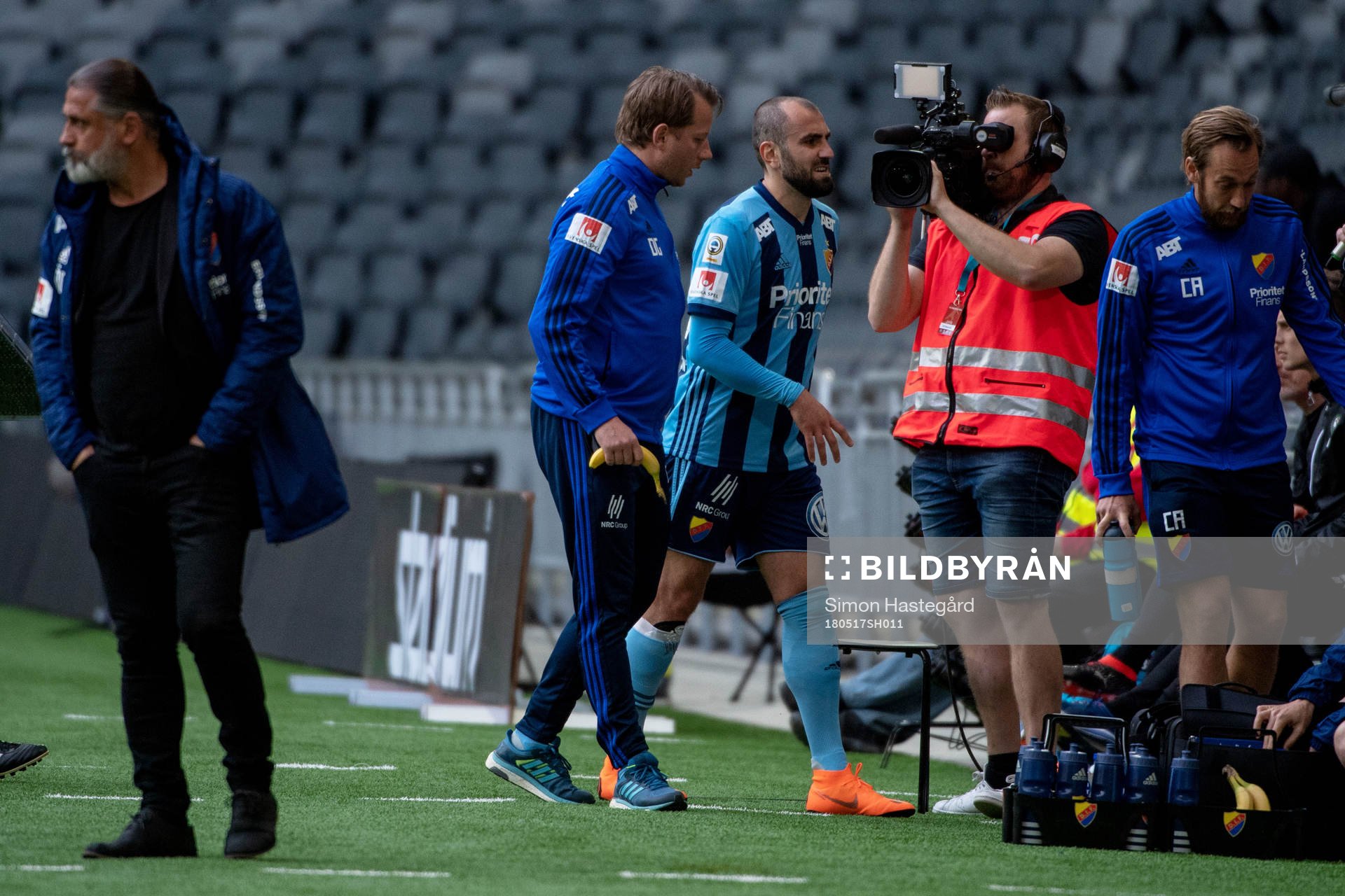 Djurgårdens Yura Movsisyan tvingas utgå skadad