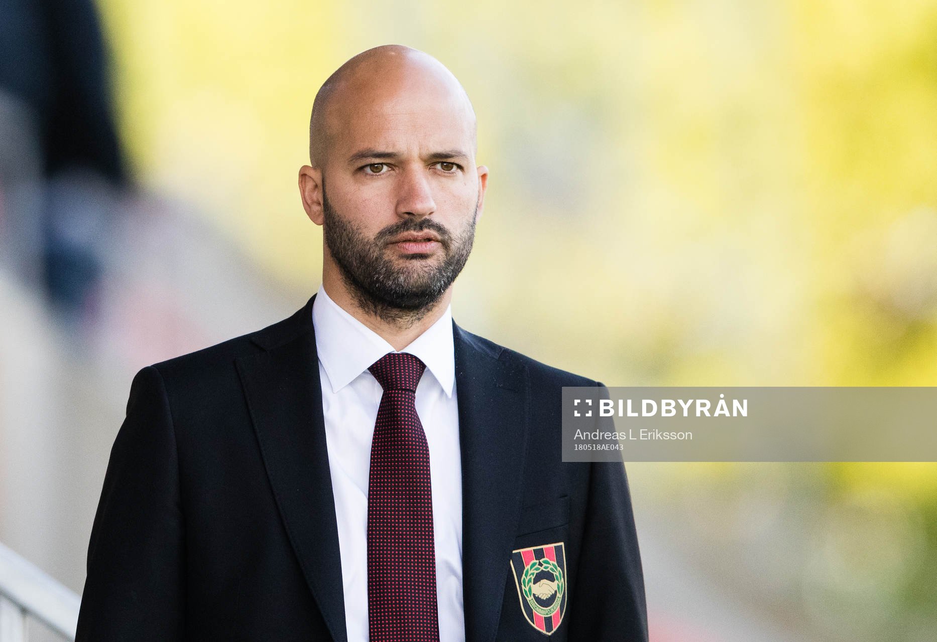 Brommapojkarnas tränare Luis Pimenta innan fotbollsmatchen