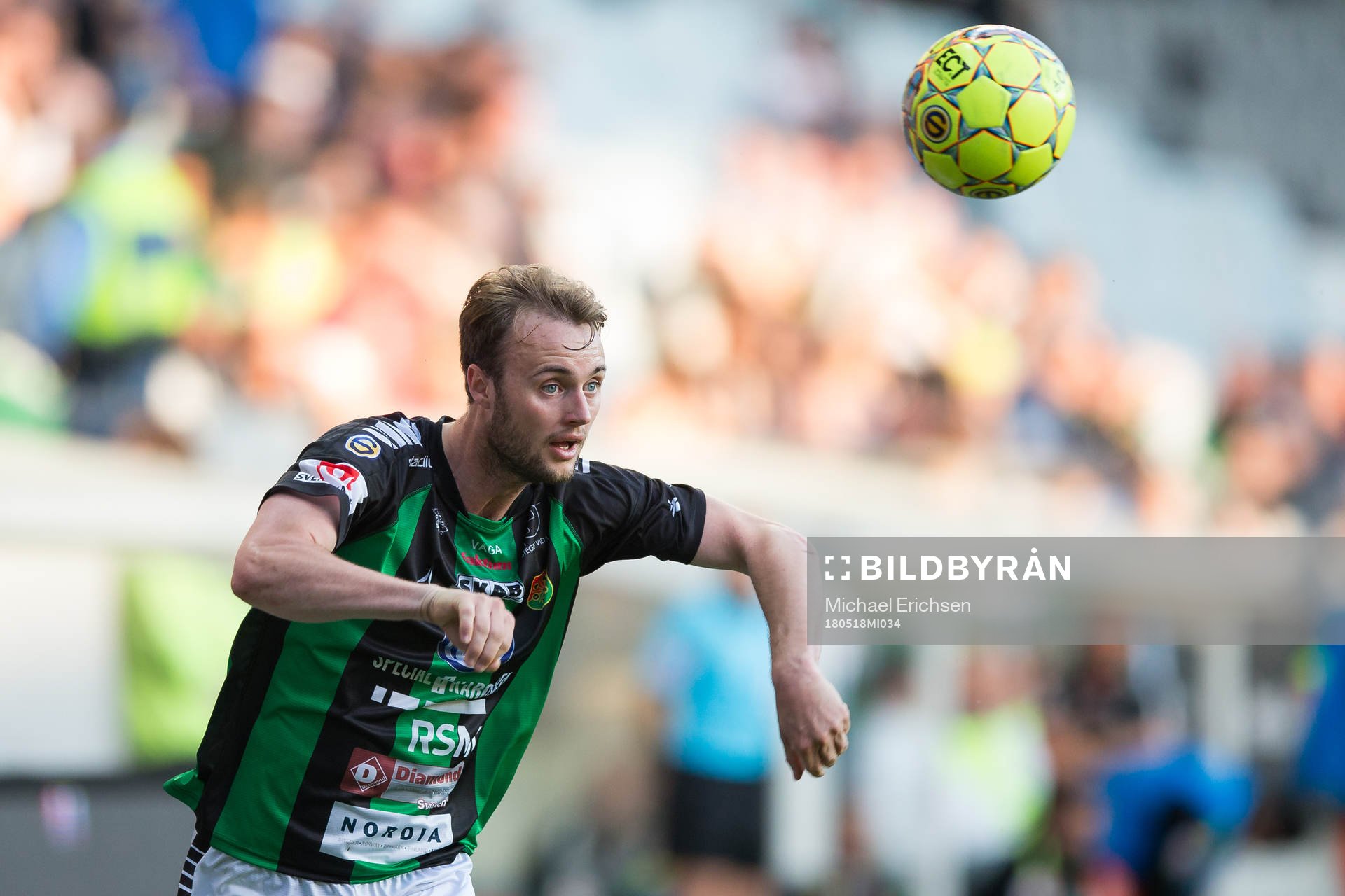 GAIS Niklas Olsson kastar ett inkast