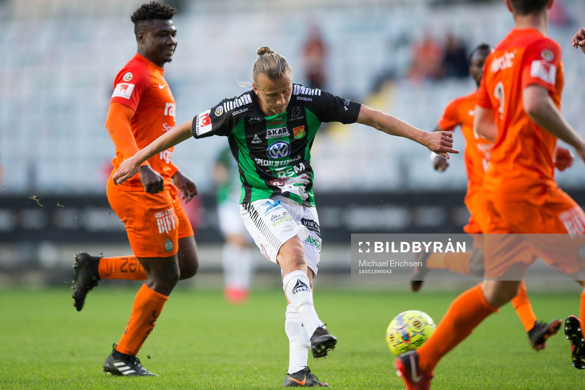 GAIS Jesper Westermark skjuter ett skott