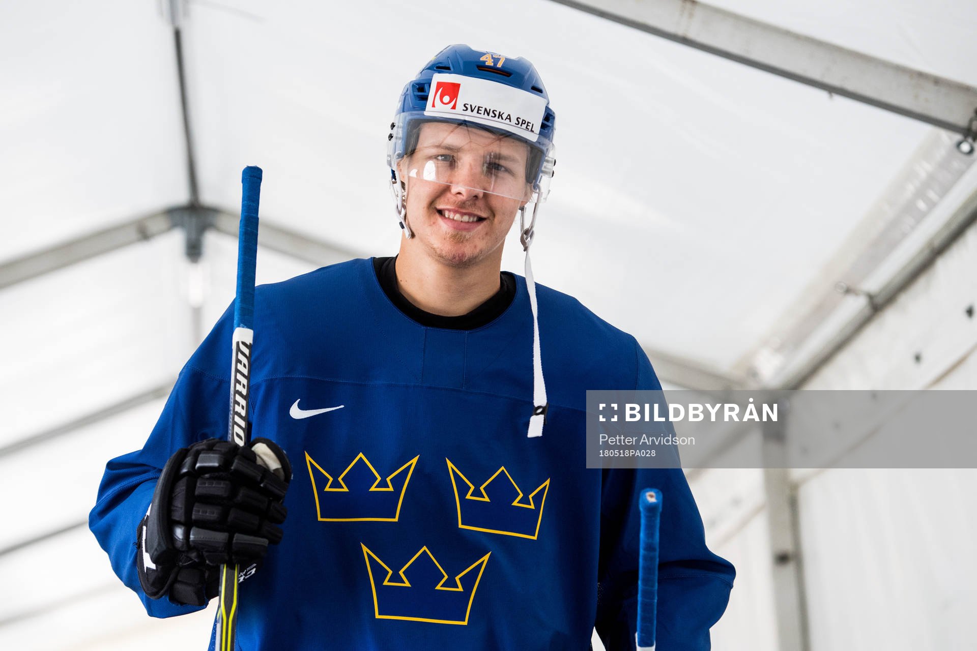Sveriges Hampus Lindholm anländer