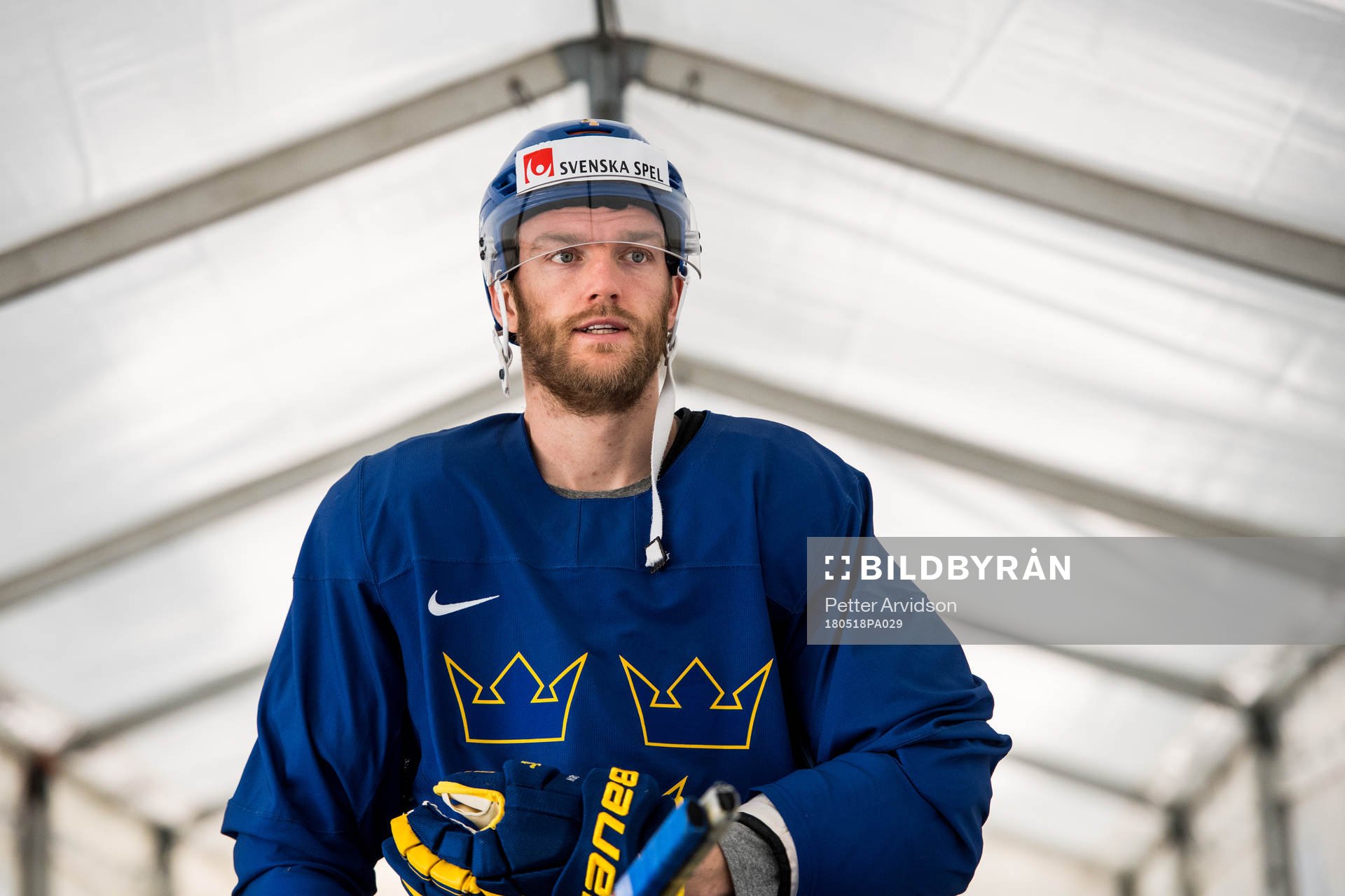 Sveriges Mattias Ekholm anländer