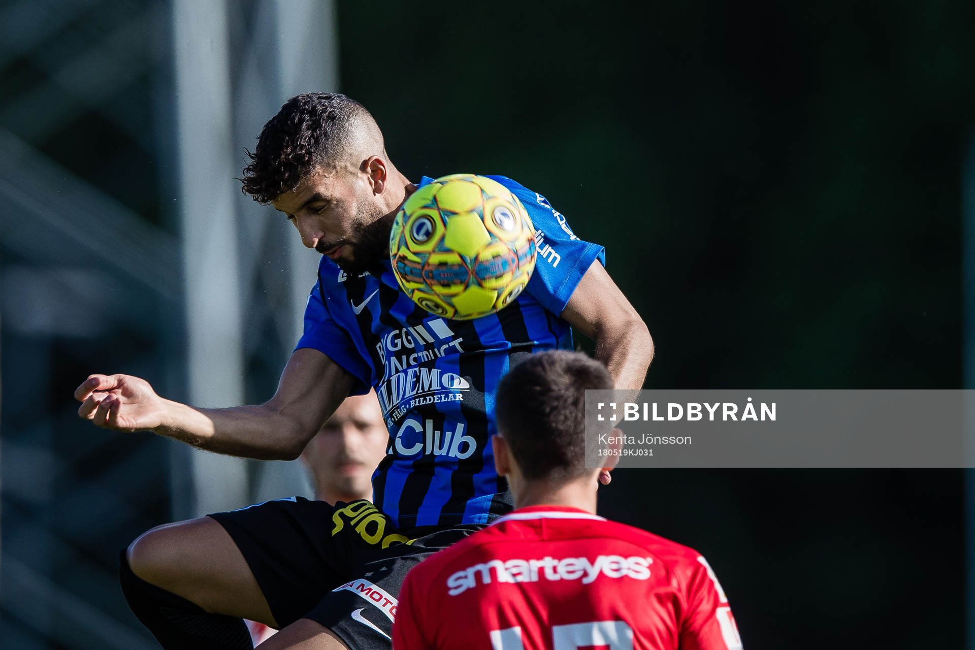 Sirius Omar Eddahri och Trelleborgs Denis Hadzikadunic