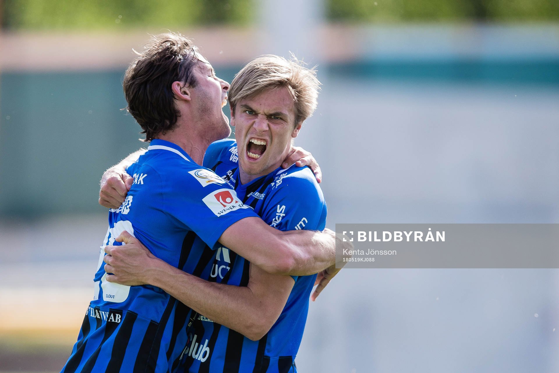 Sirius Oscar Pehrsson (h) jublar med Philip Haglund (v)