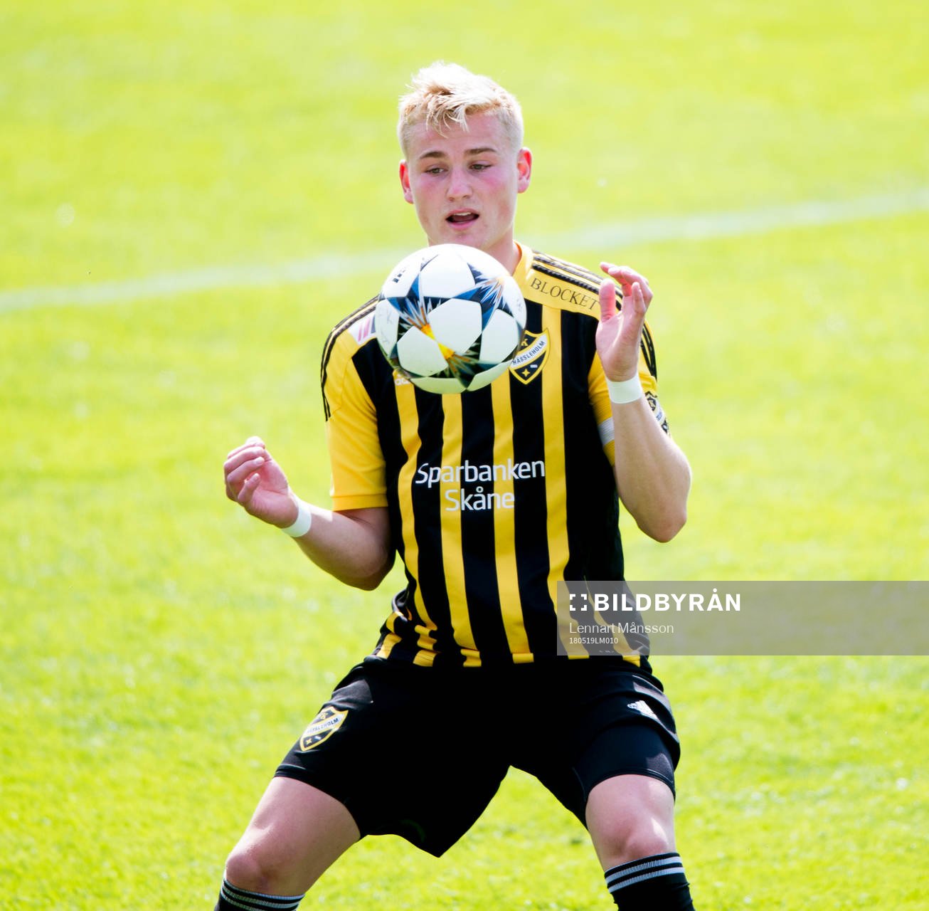 IFK Hässleholms Linus Svensson i matchen i division 2