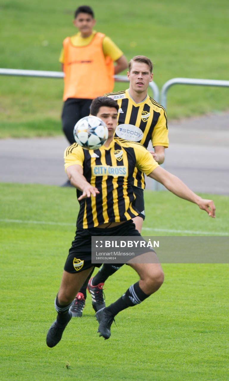 IFK Hässleholms Tommy Filipovic och Filip Ranmo i matchen