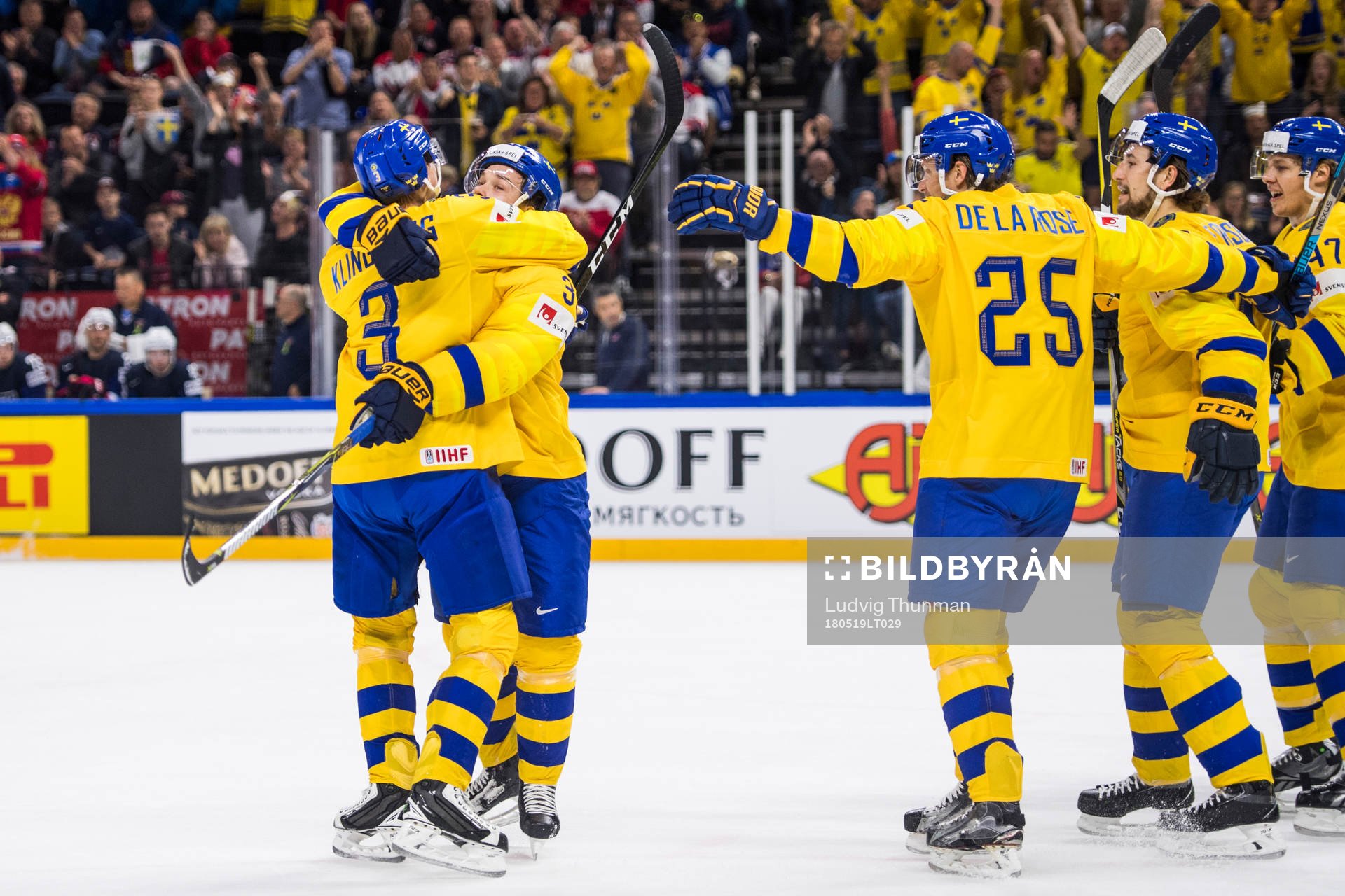 Sveriges Viktor Arvidsson jublar