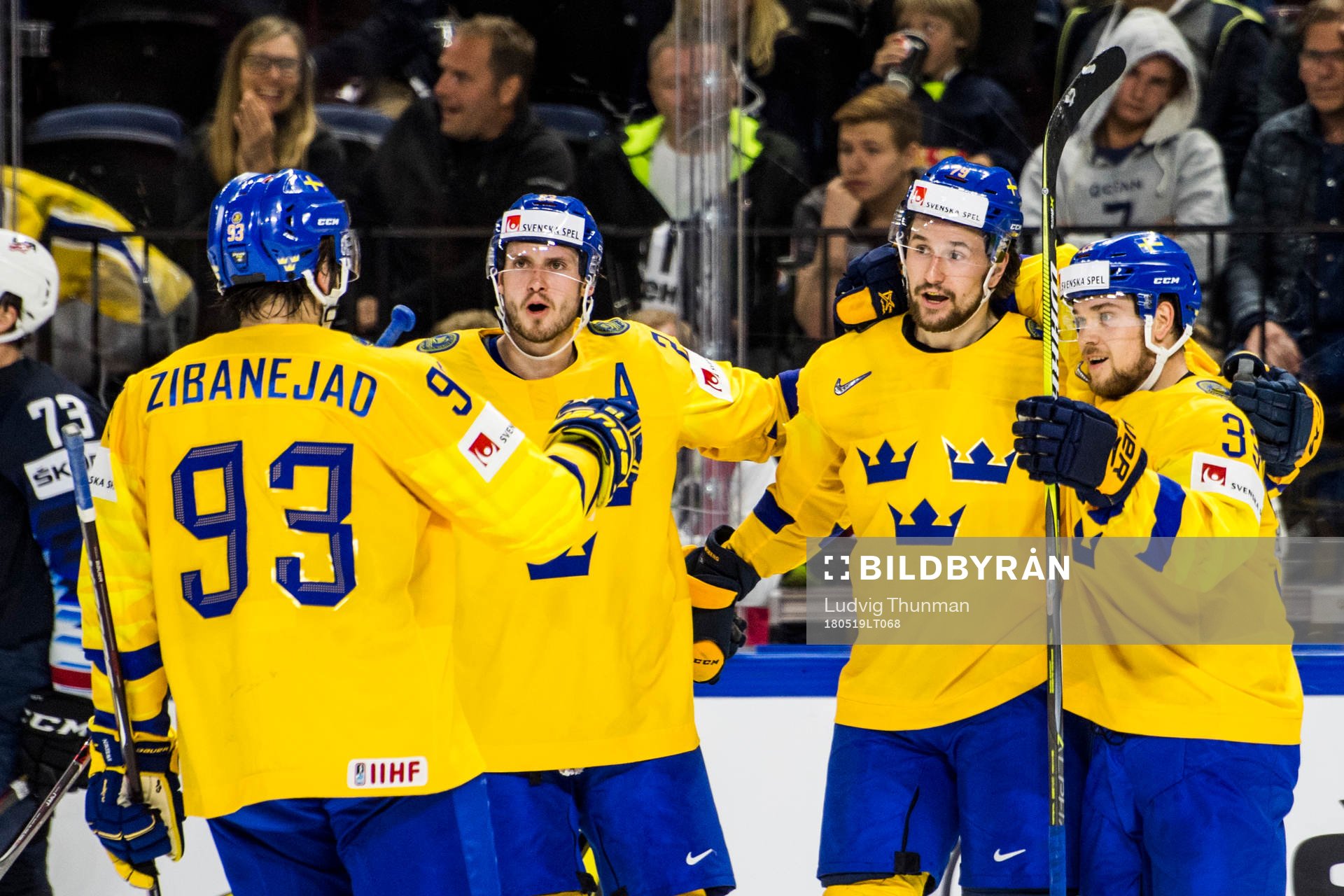 Sveriges spelare jublar