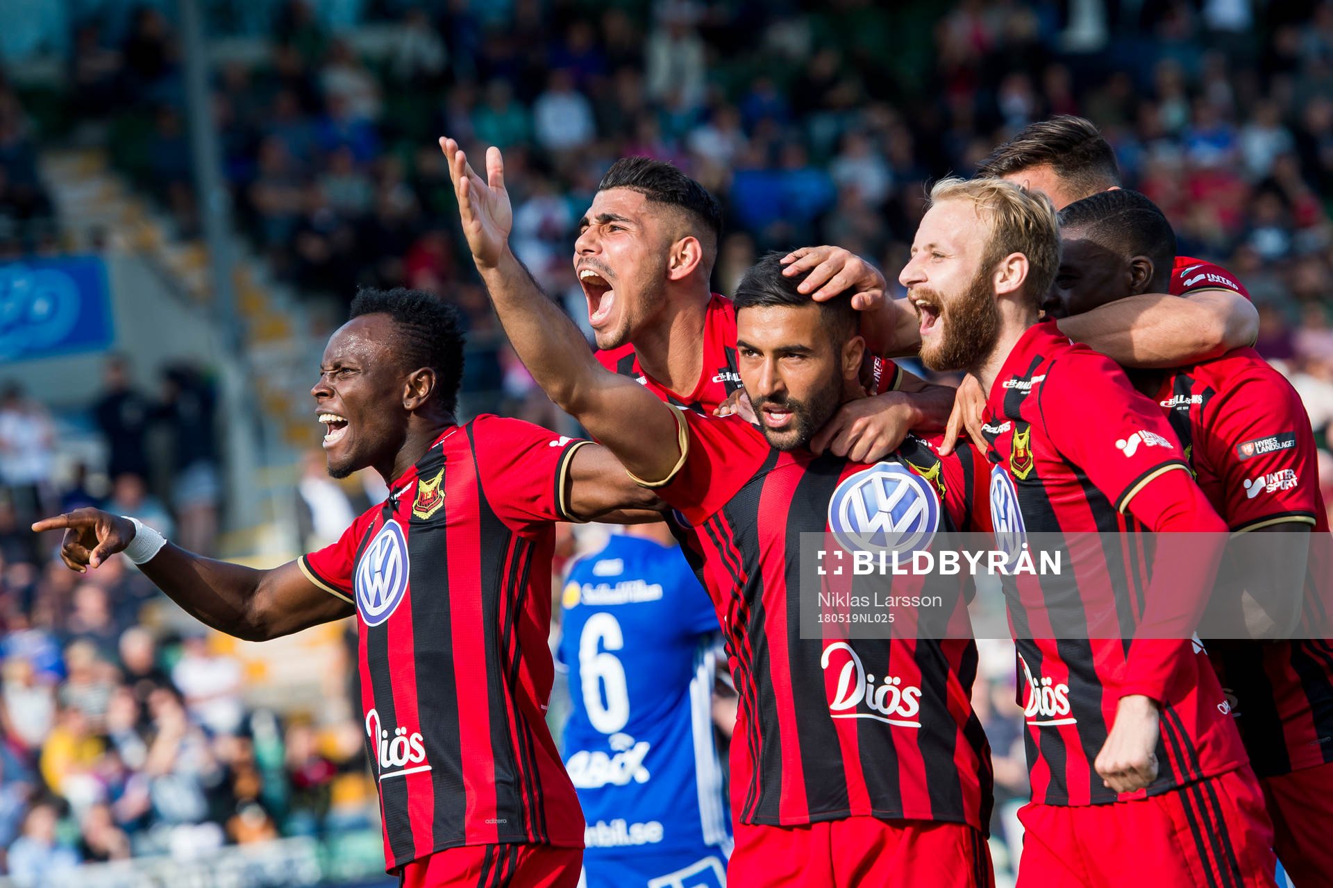 Östersunds Saman Ghoddos jublar