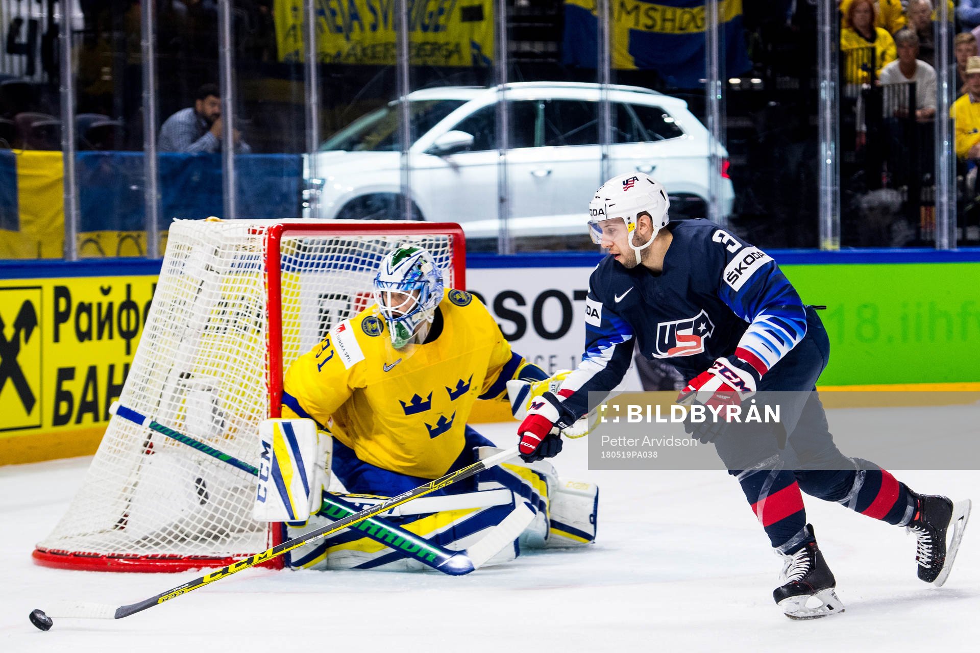 s Nick Bonino oroar vid Sveriges målvakt Anders Nilsson