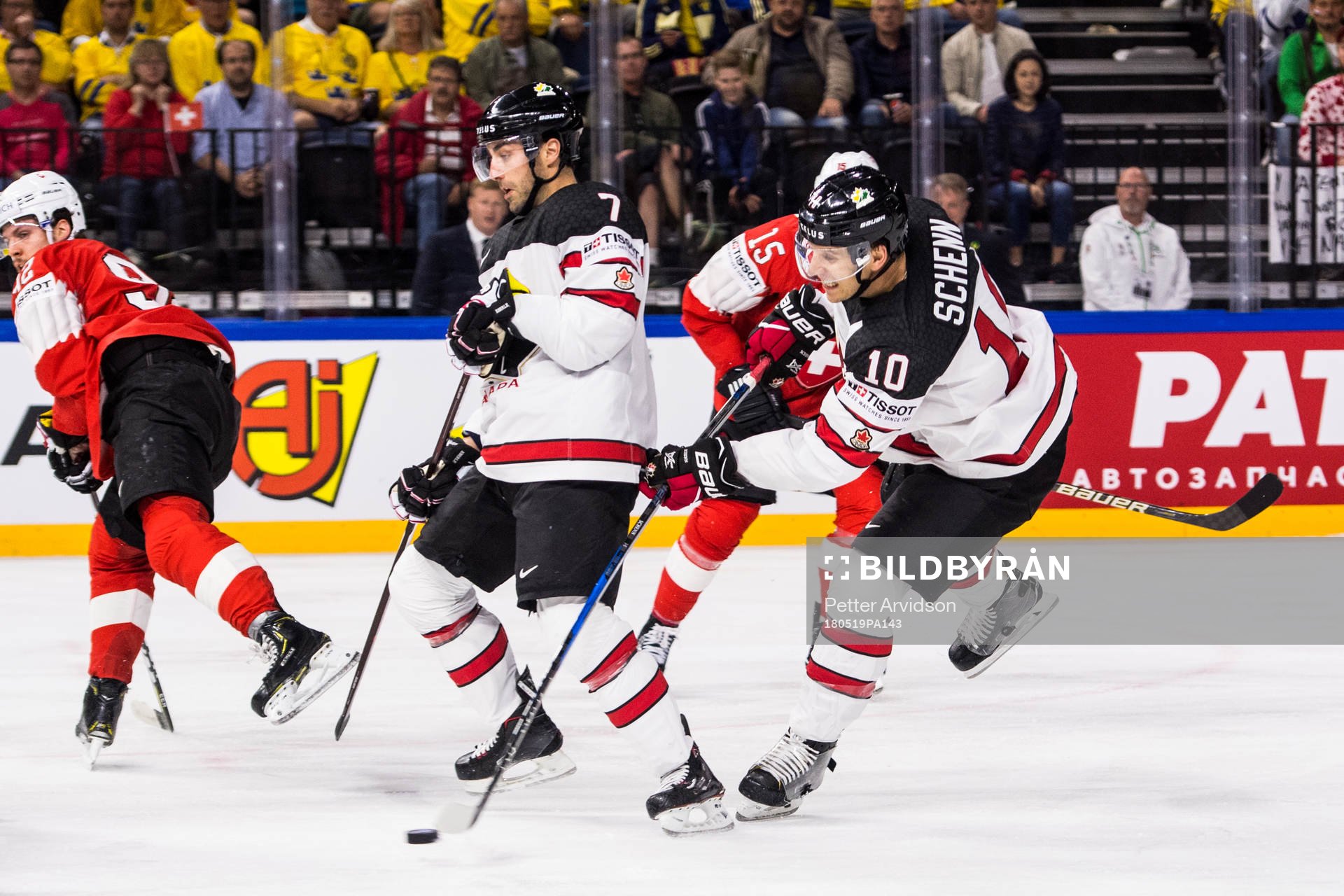 Kanadas Brayden Schenn testar skott