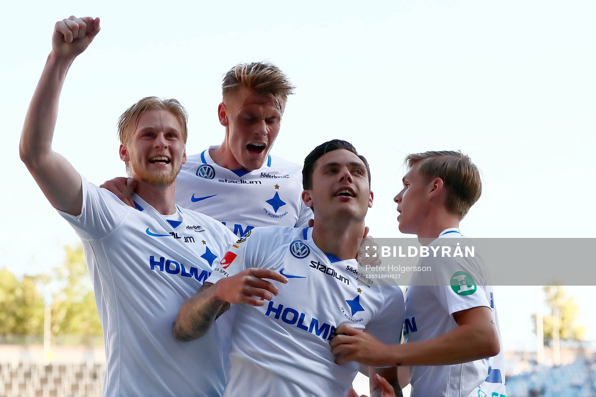 Norrköpings Kalle Holmberg, Eric Smith, David Moberg Karlsson och Arnór Sigurdsson jublar efter mål 2-1 under fotbollsmatchen i Allsvenskan mellan Norrköping och Dalkurd den 19 maj 2018 i Norrköping.