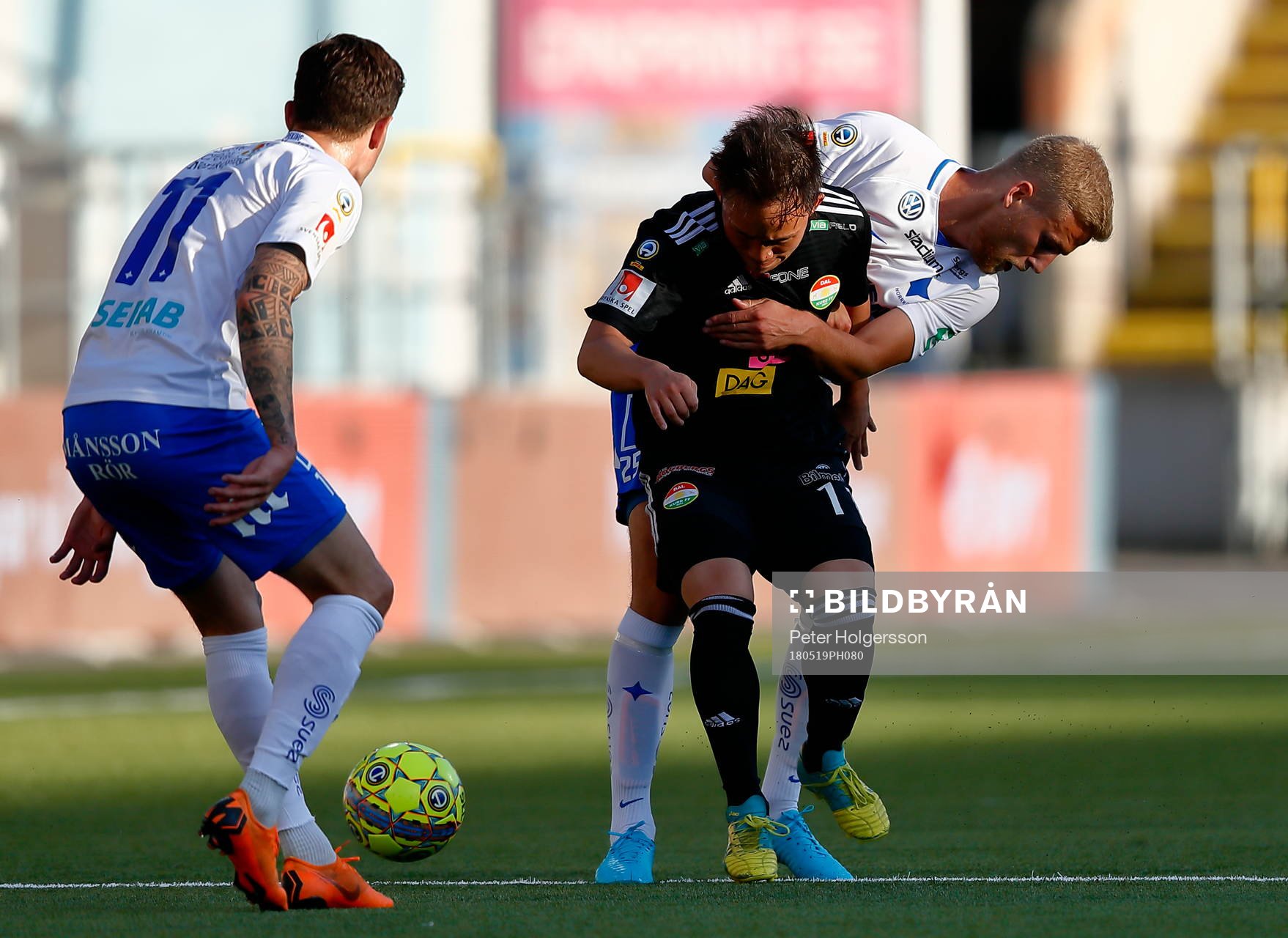 Dalkurds Yukiya Sugita  och Norrköpings Filip Dagerstål