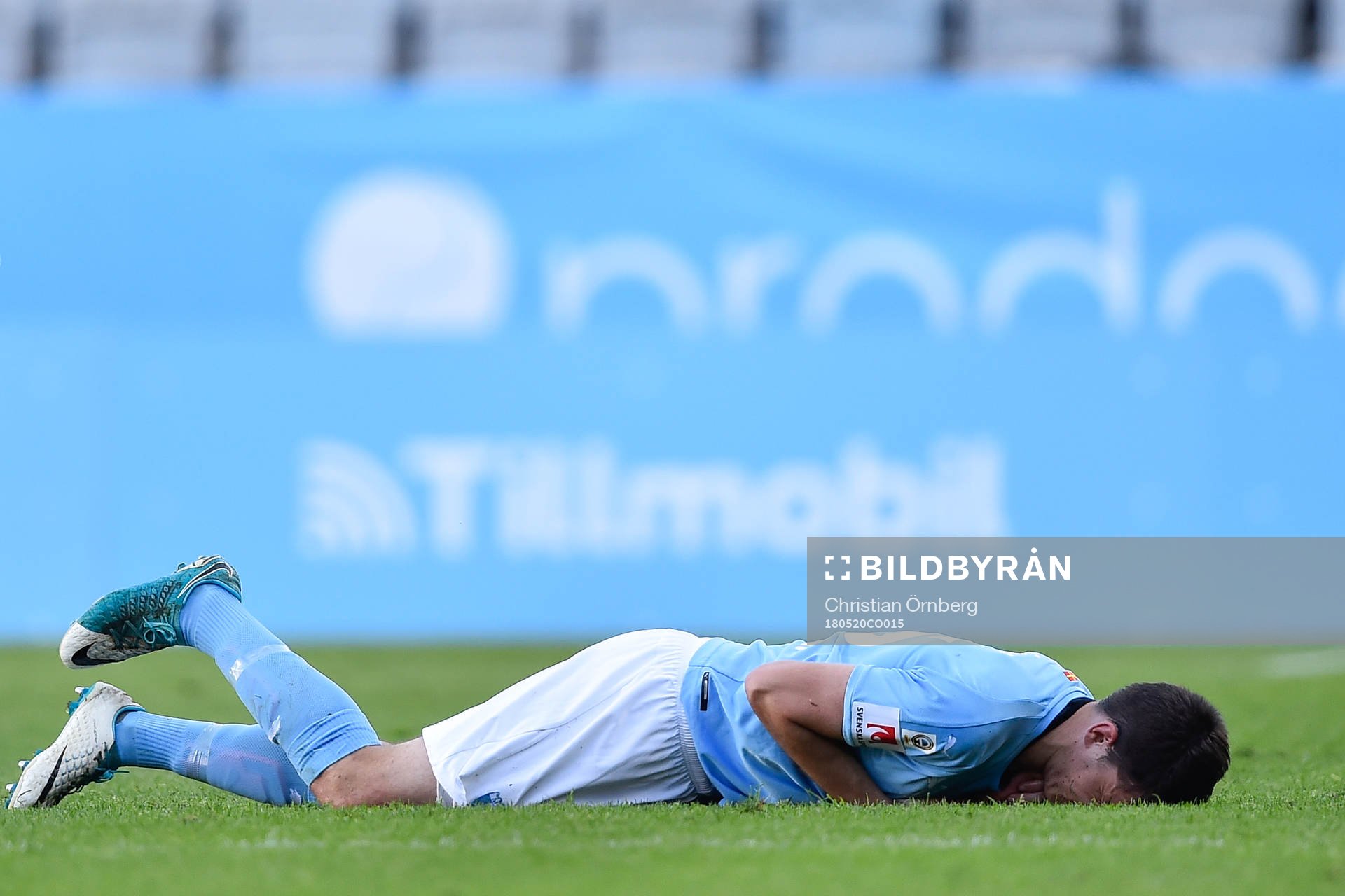 Malmö FFs Samuel Adrian ligger ner