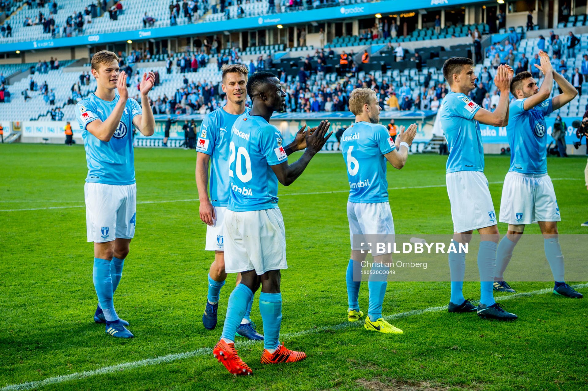 Malmö FFs spelare jublar efter vinsten i fotbollsmatchen i Allsvenskan mellan Malmö FF och Häcken den 20 maj 2018 i Malmö.