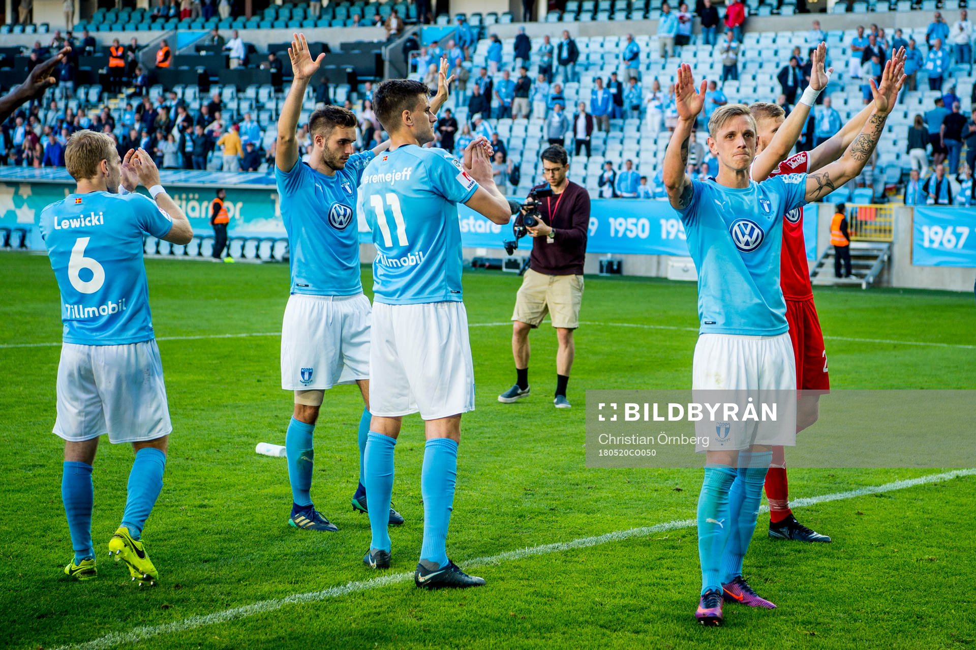 Malmö FFs Sören Rieks jublar med lagkamraterna