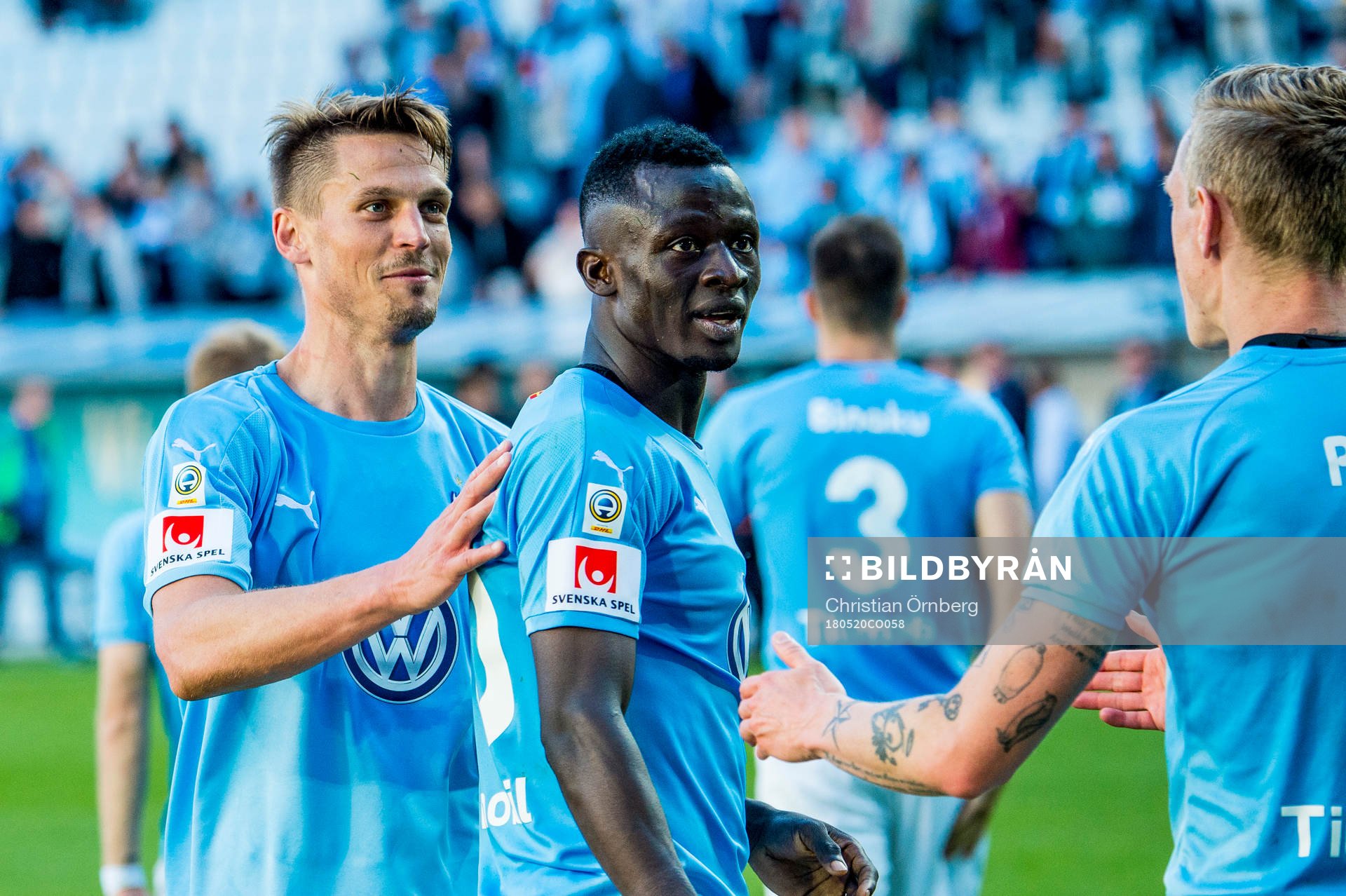 Malmö FFs Markus Rosenberg, Bonke Innocent och Sören Rieks jublar efter vinsten i fotbollsmatchen i Allsvenskan mellan Malmö FF och Häcken den 20 maj 2018 i Malmö.