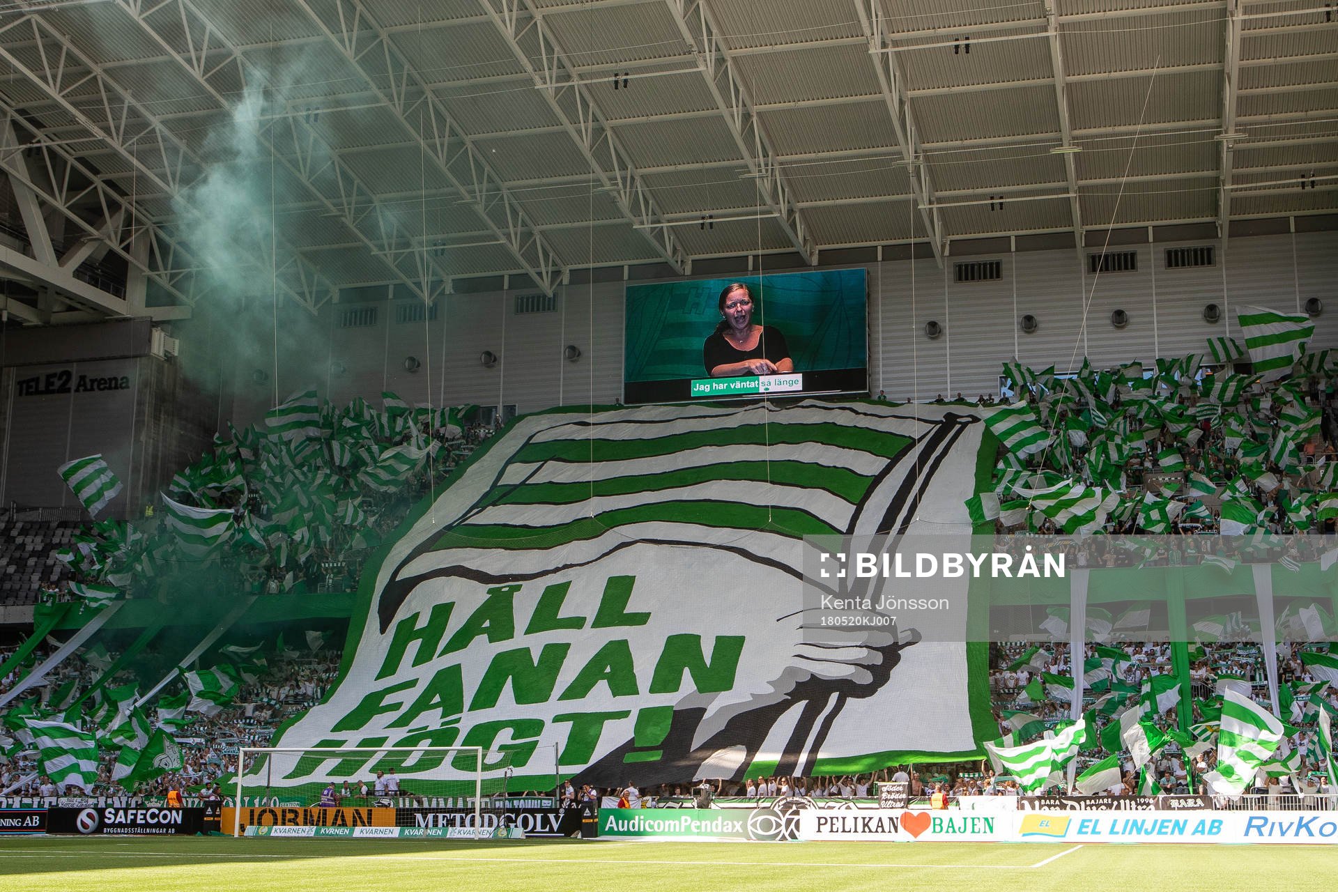 Hammarbys supportrar med ett tifo