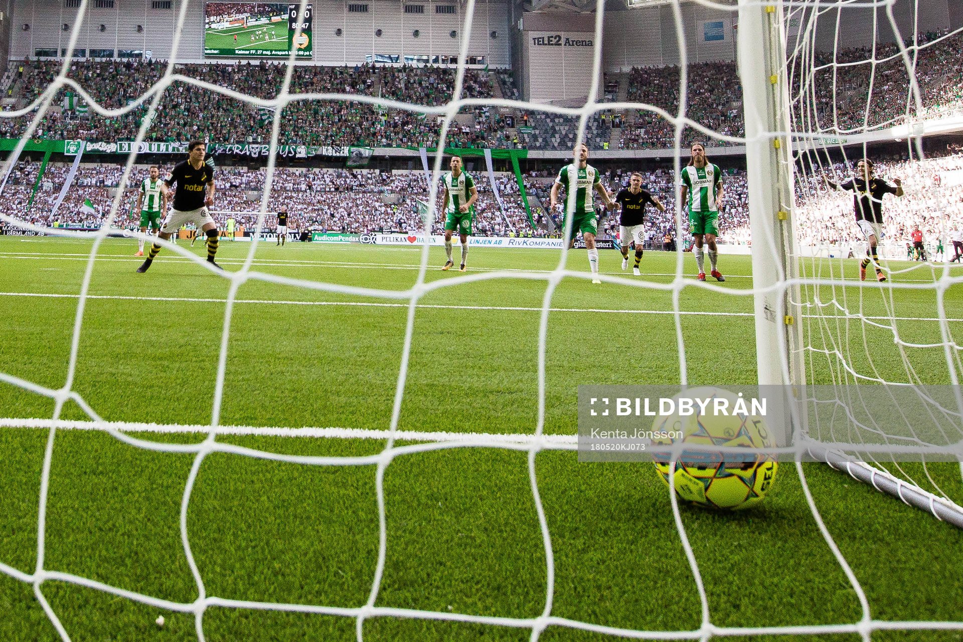 s Tarik Elyounoussi gör 0-1