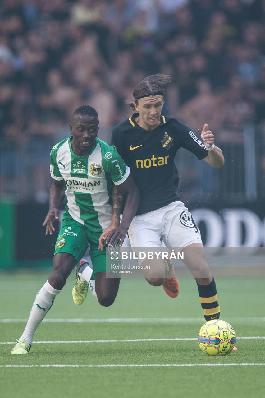 s Kristoffer Olsson och Hammarbys Pa Amat Dibba