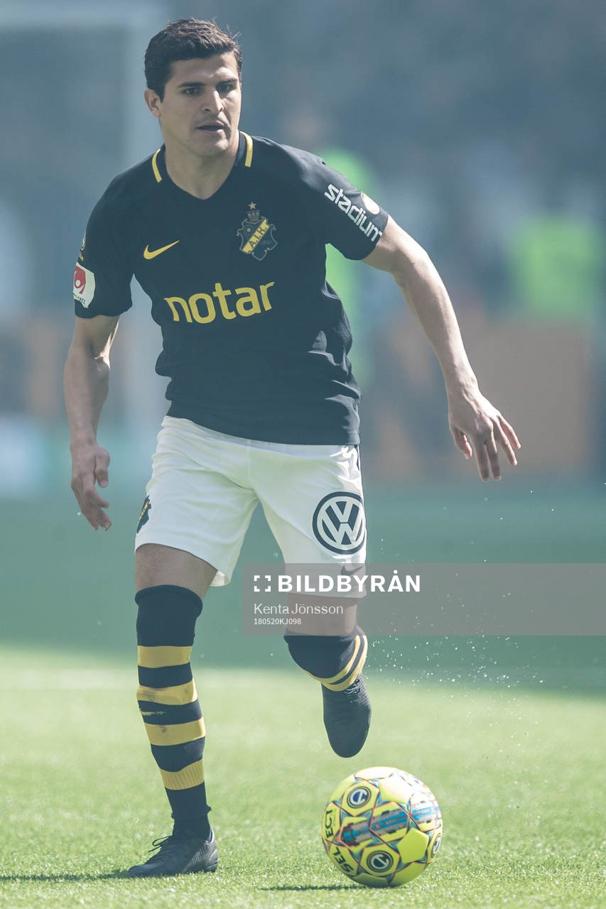s Tarik Elyounoussi