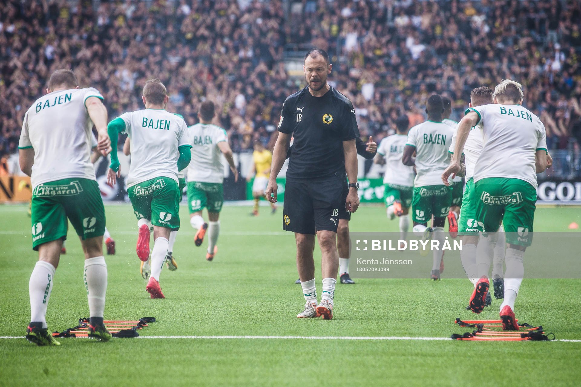Hammarbys assisterande tränare Joachim Björklund under uppvärmningen innan fotbollsmatchen i Allsvenskan mellan Hammarby och AIK den 20 Maj 2018 i Stockholm.
