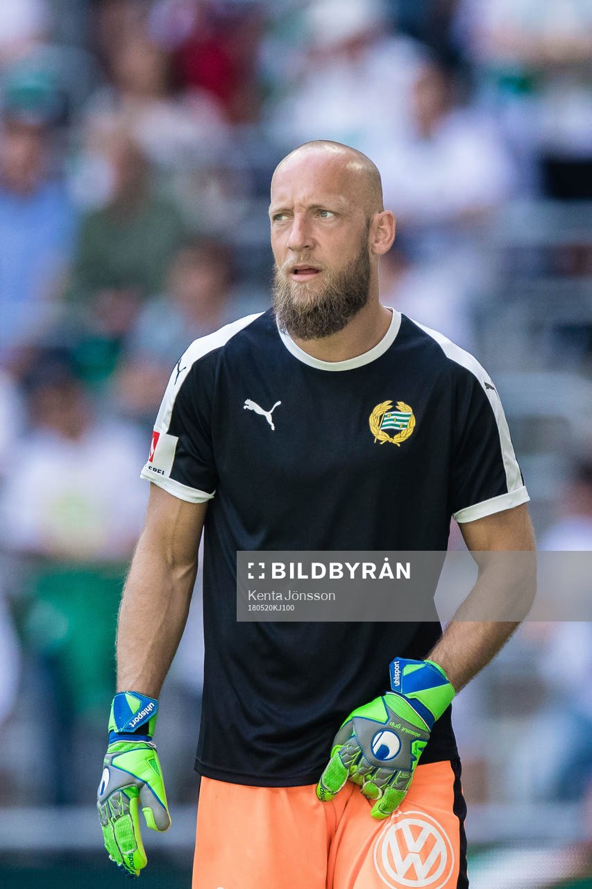 Hammarbys målvakt Benny Lekström innan fotbollsmatchen i